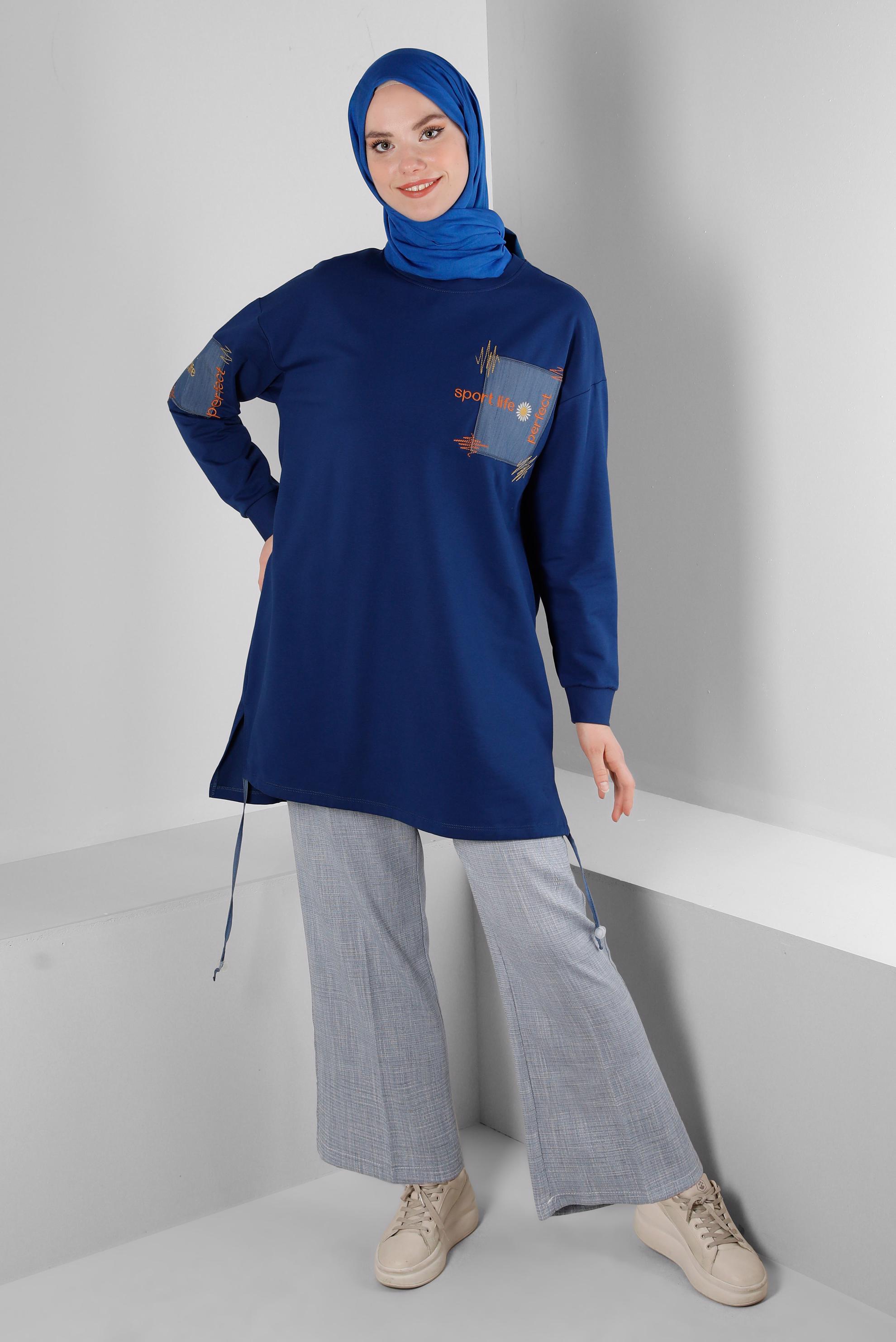 Tesettür giyim LACİVERT BASKILI BÜZGÜ DETAYLI EŞOFMAN TUNİK 43557