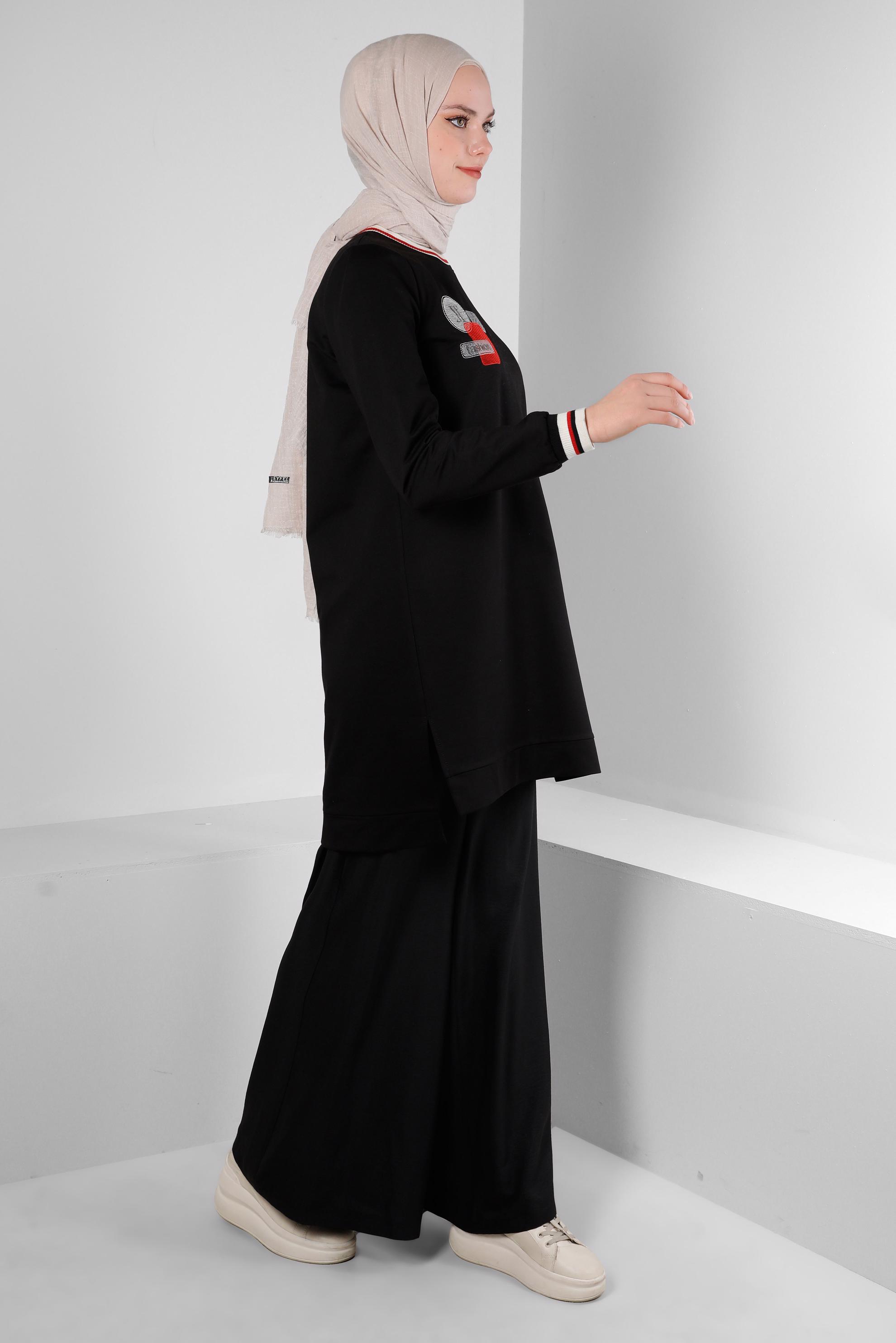 Tesettür giyim SİYAH BASKILI ŞERİT DETAYLI EŞOFMAN TUNİK 43559