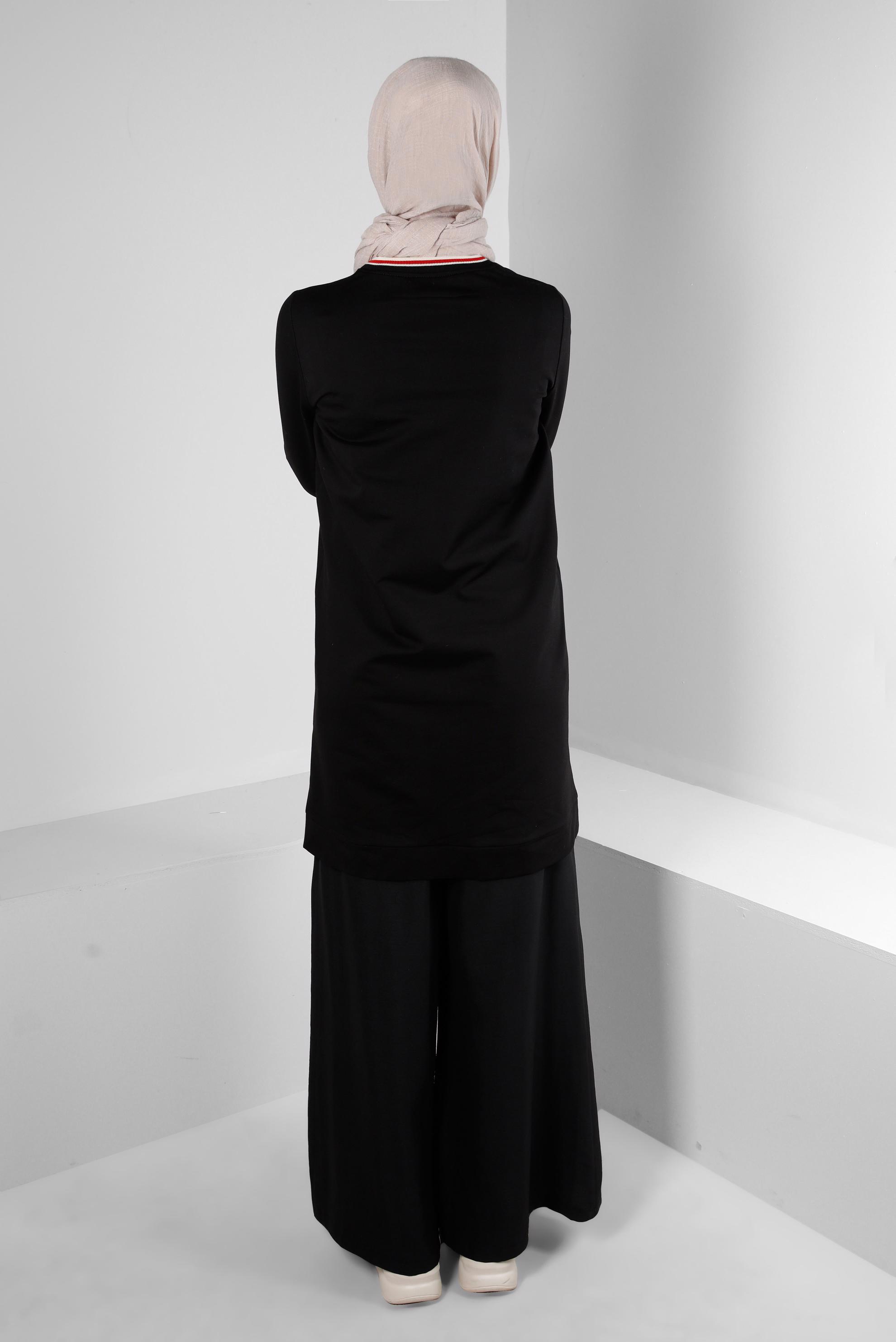 Tesettür giyim SİYAH BASKILI ŞERİT DETAYLI EŞOFMAN TUNİK 43559