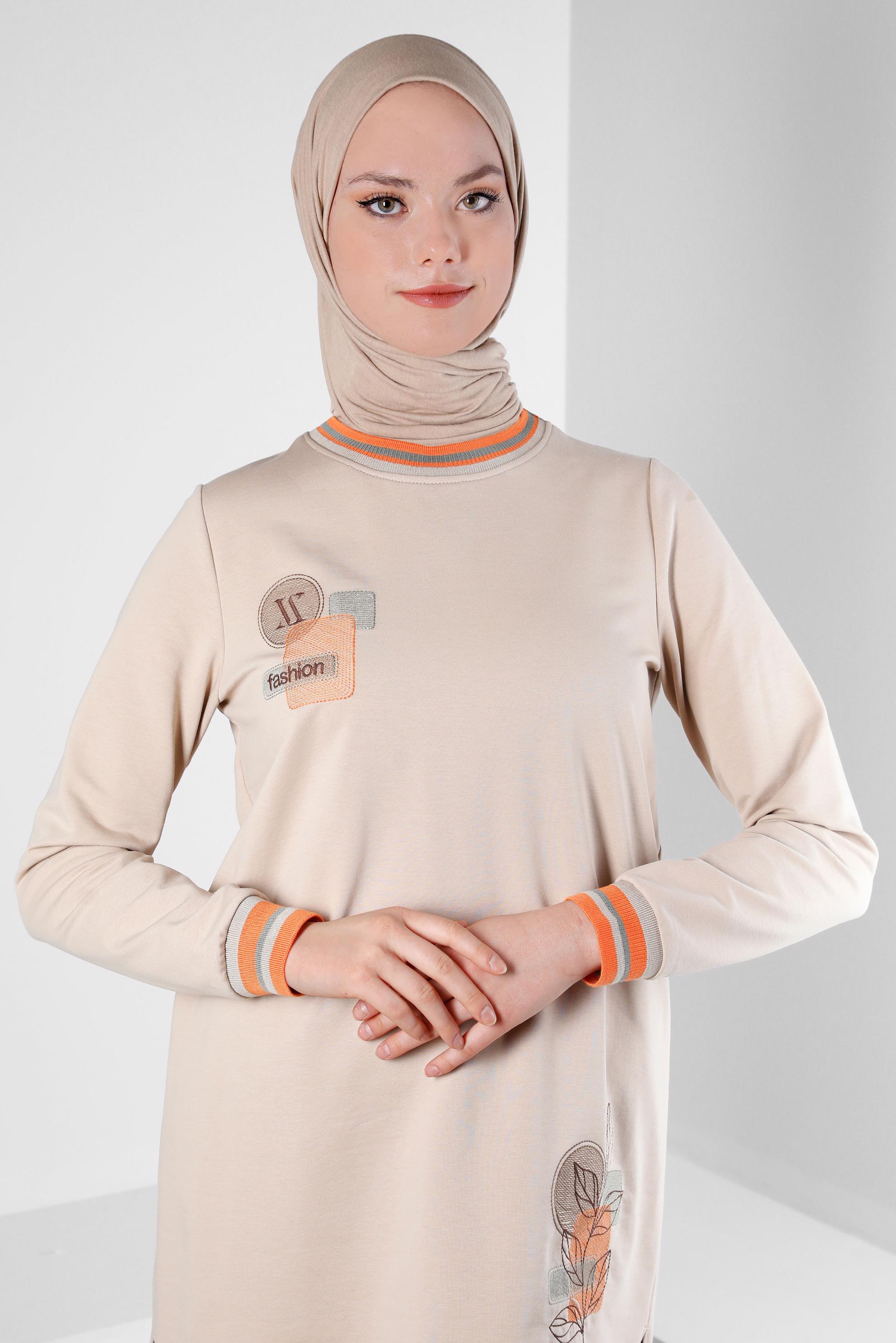 Tesettür giyim BEJ BASKILI ŞERİT DETAYLI EŞOFMAN TUNİK 43559