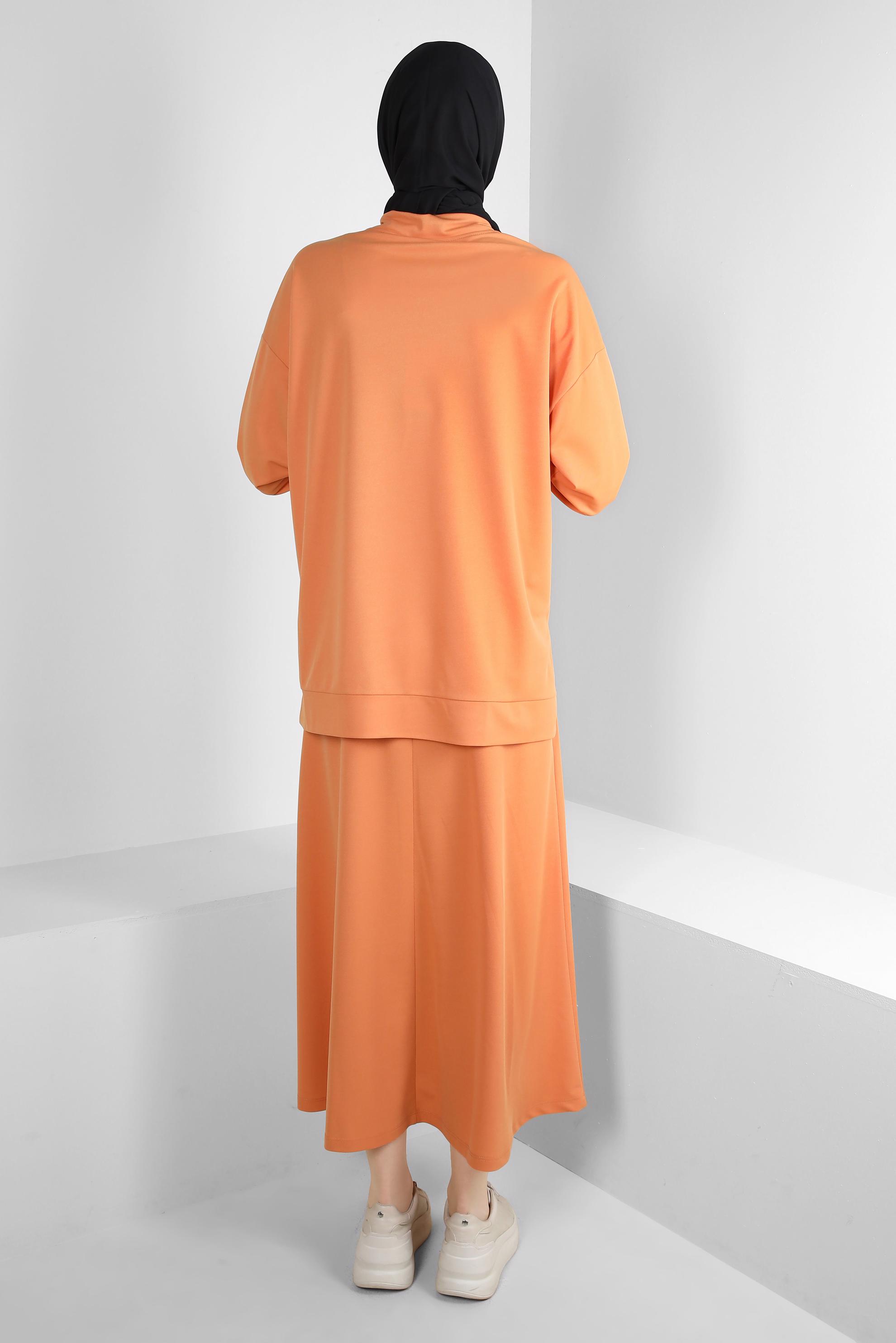 Tesettür giyim TURUNCU YAZI VE TAŞ BASKILI ETEKLİ EŞOFMAN TAKIM 43595