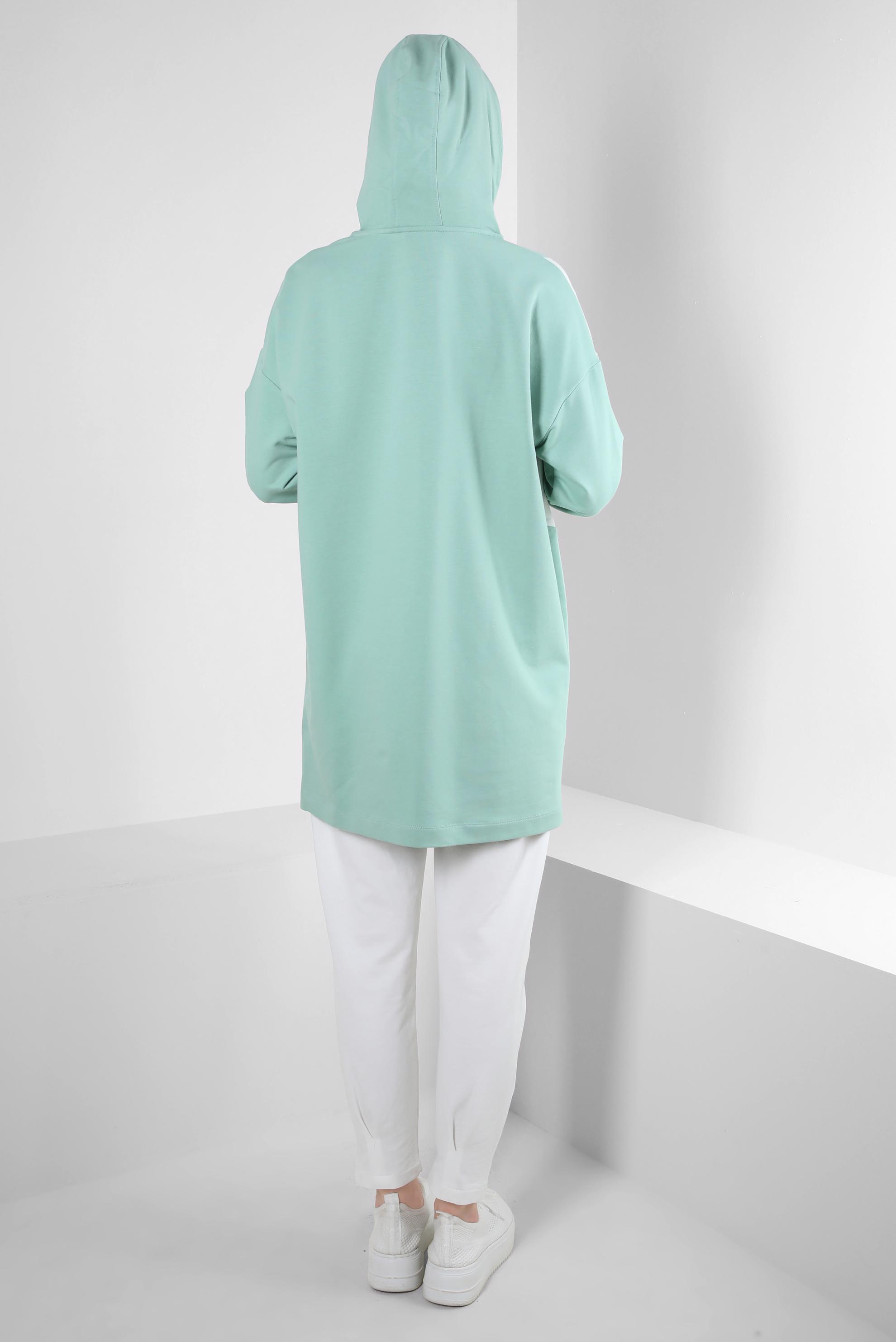 Tesettür giyim YEŞİL BASKI DETAYLI KAPÜŞONLU EŞOFMAN TUNİK 43622