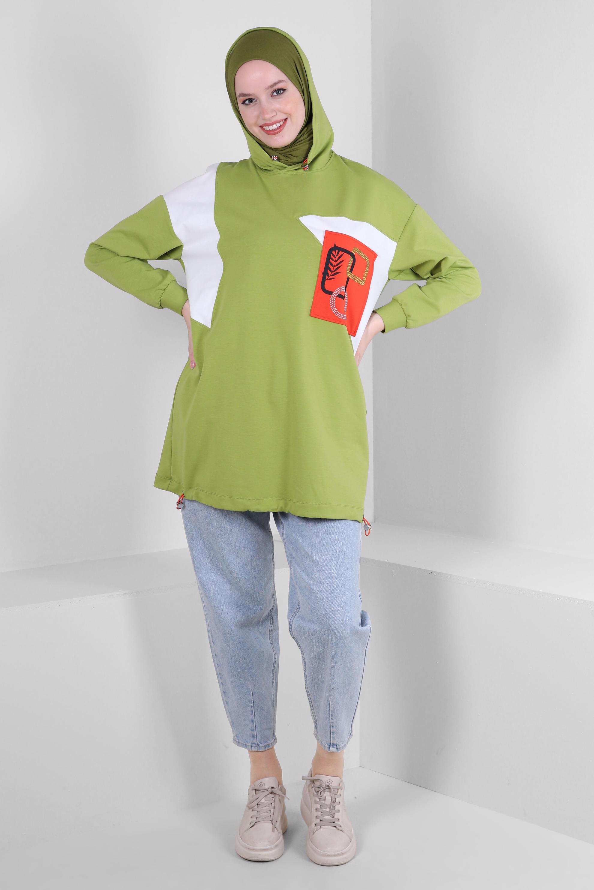 Tesettür giyim YEŞİL BASKI DETAYLI KAPÜŞONLU EŞOFMAN TUNİK 43622