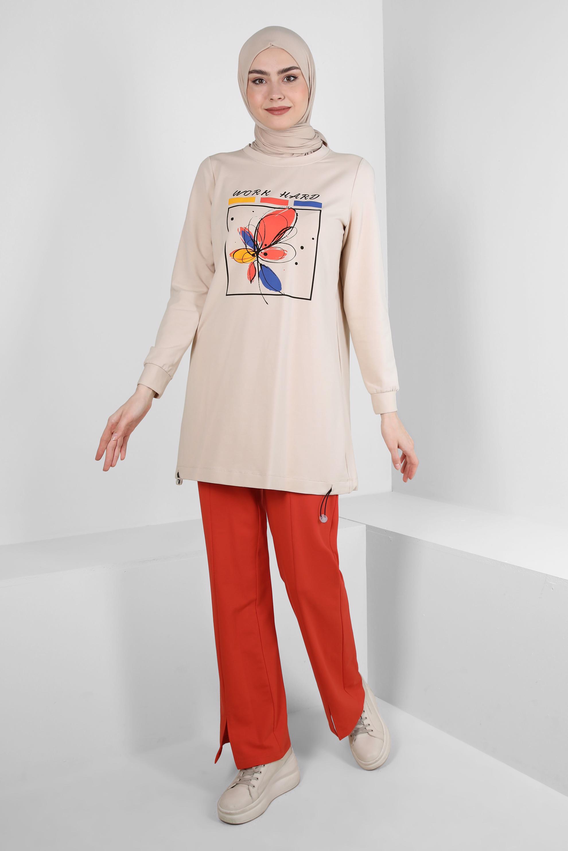 Tesettür giyim KIRMIZI BASKILI PAÇASI YIRTMAÇLI İKİLİ EŞOFMAN TAKIMI 43690