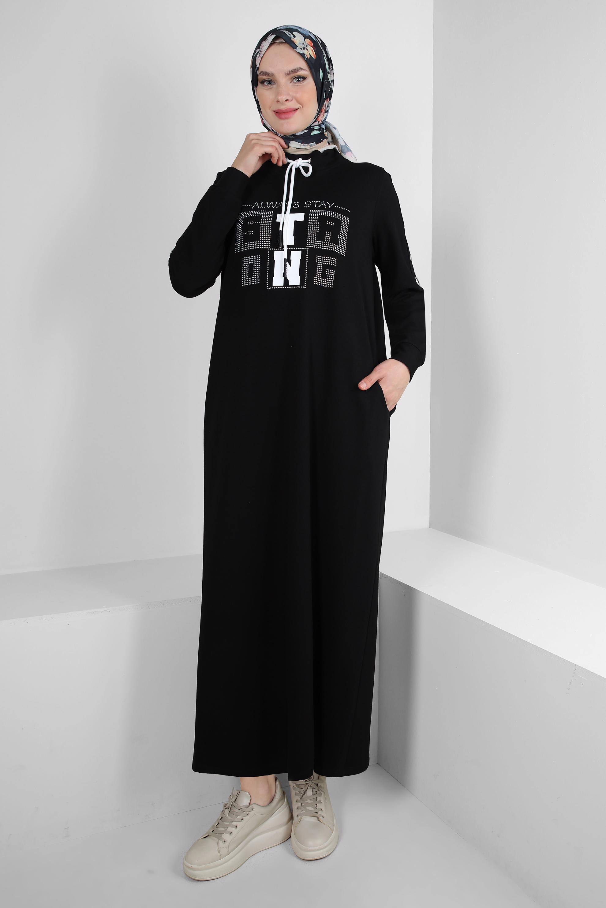 Tesettür giyim SİYAH YAZI BASKILI BAĞCIK DETAYLI EŞOFMAN ELBİSE 43693