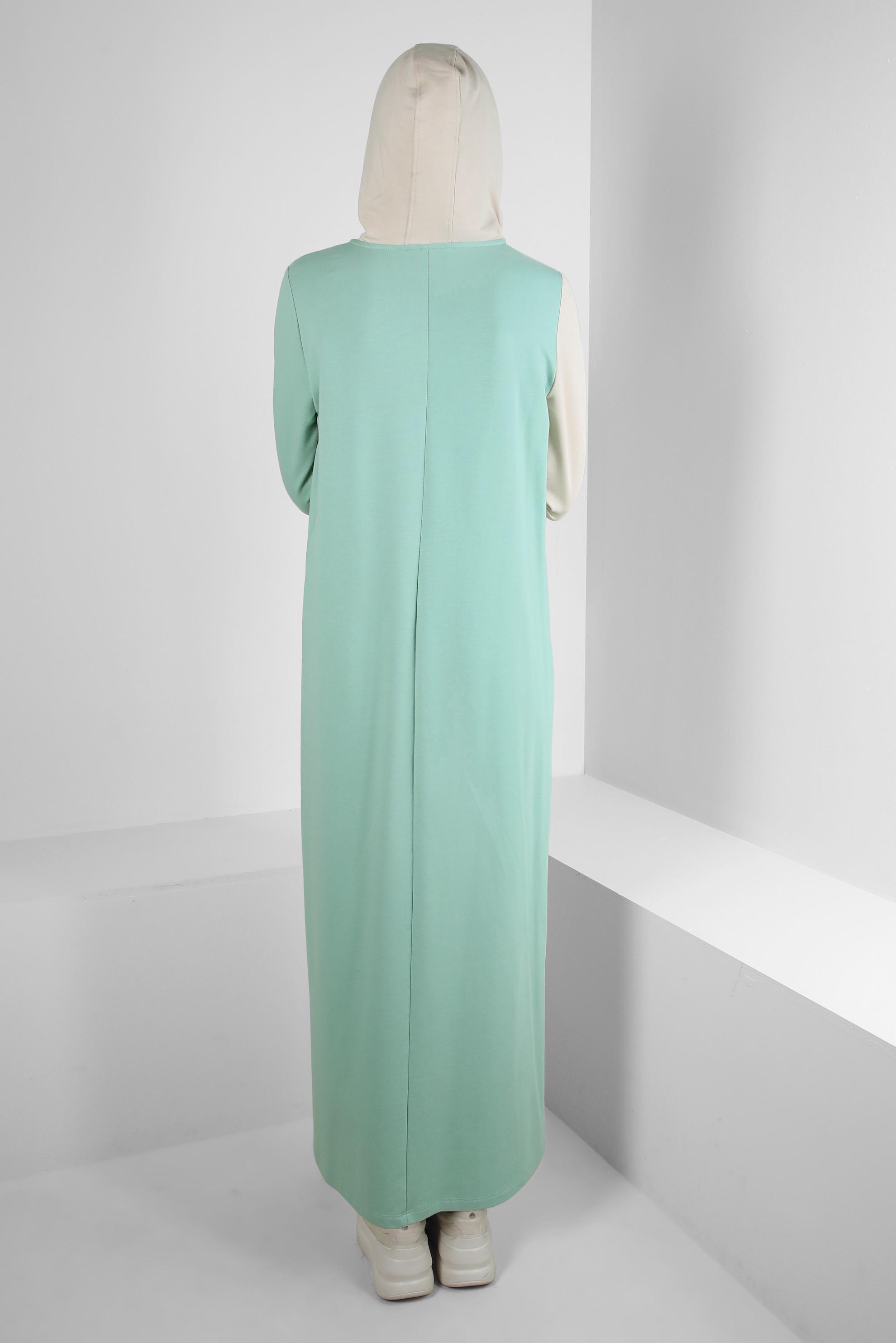 Tesettür giyim YEŞİL İKİ RENKLİ KAPÜŞONLU EŞOFMAN ELBİSE 43695