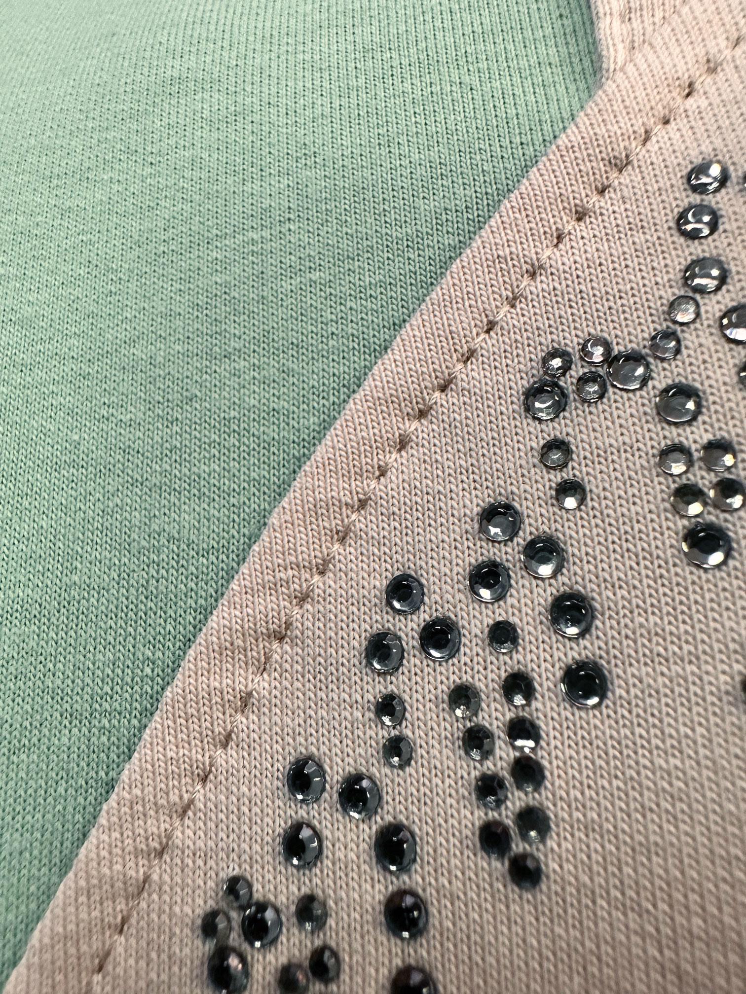 Tesettür giyim YEŞİL İKİ RENKLİ KAPÜŞONLU EŞOFMAN ELBİSE 43695