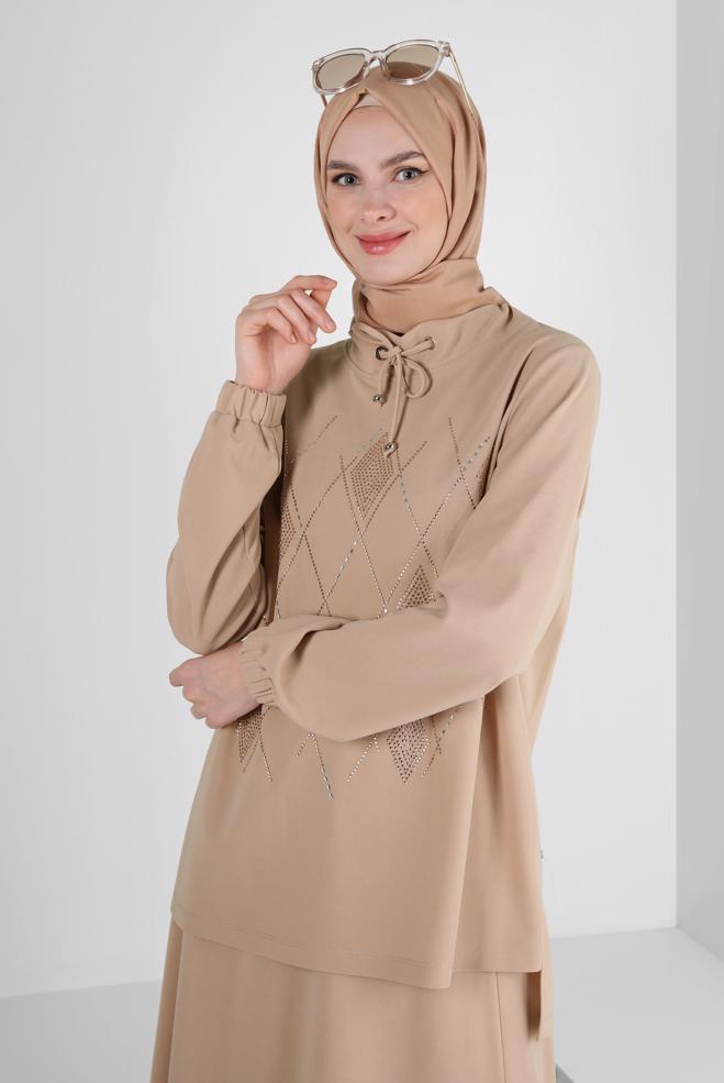 Tesettür giyim BEJ TAŞ BASKILI ETEKLİ EŞOFMAN TAKIM 43696 - ALVİNA