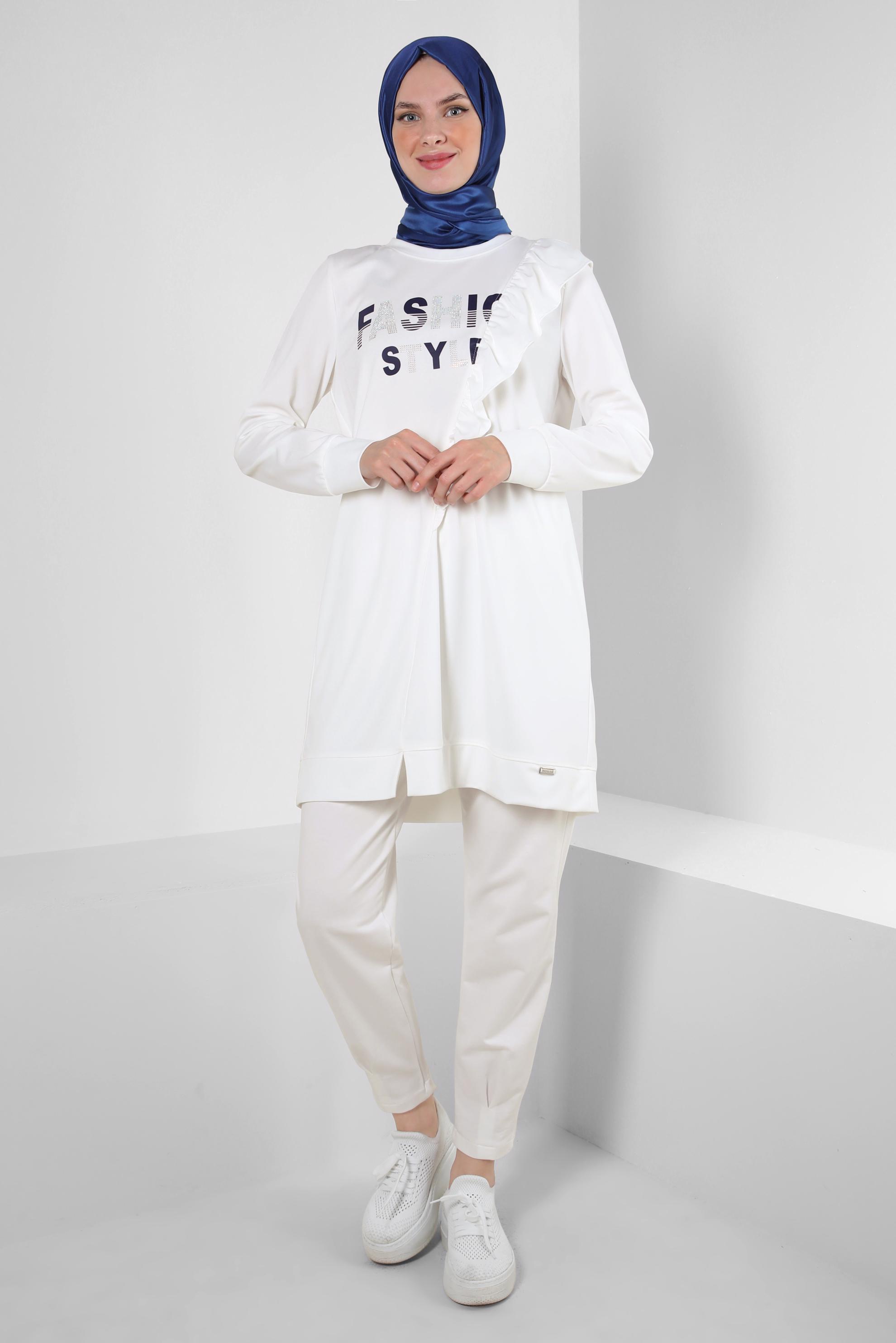 Tesettür giyim BEYAZ YAZI BASKILI FIRFIR DETAYLI EŞOFMAN TUNİK 43699