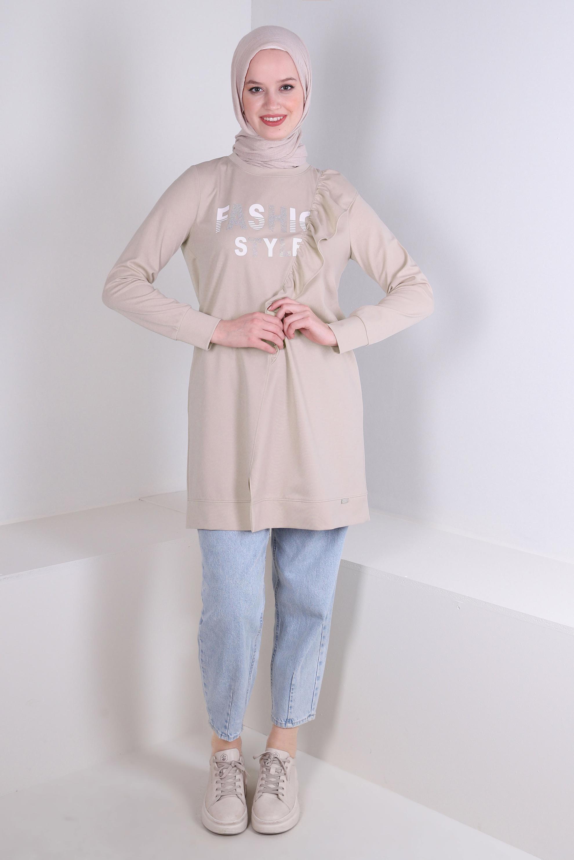 Tesettür giyim BEJ YAZI BASKILI FIRFIR DETAYLI EŞOFMAN TUNİK 43699