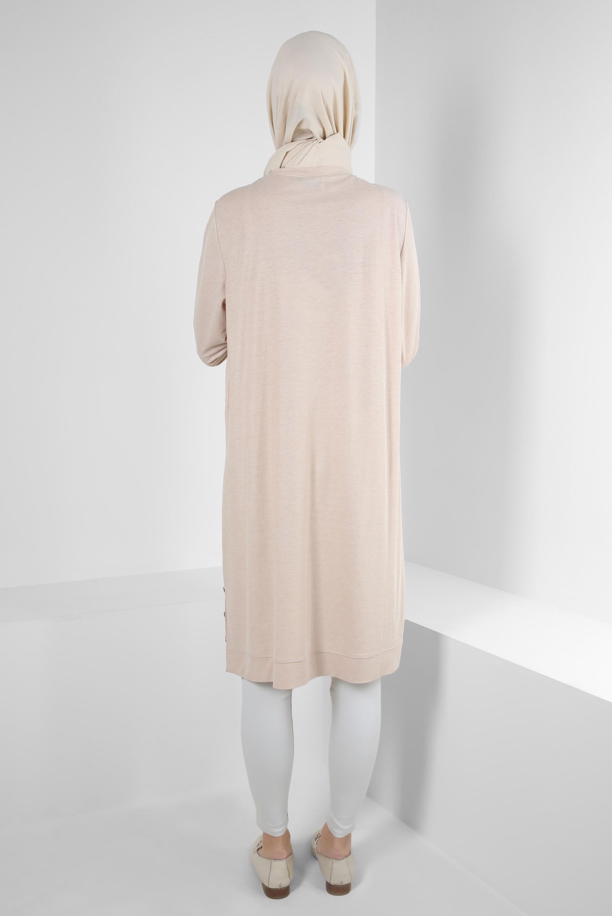 Tesettür giyim BEJ LEOPAR DESENLİ YAZI BASKILI EŞOFMAN TUNİK 43700