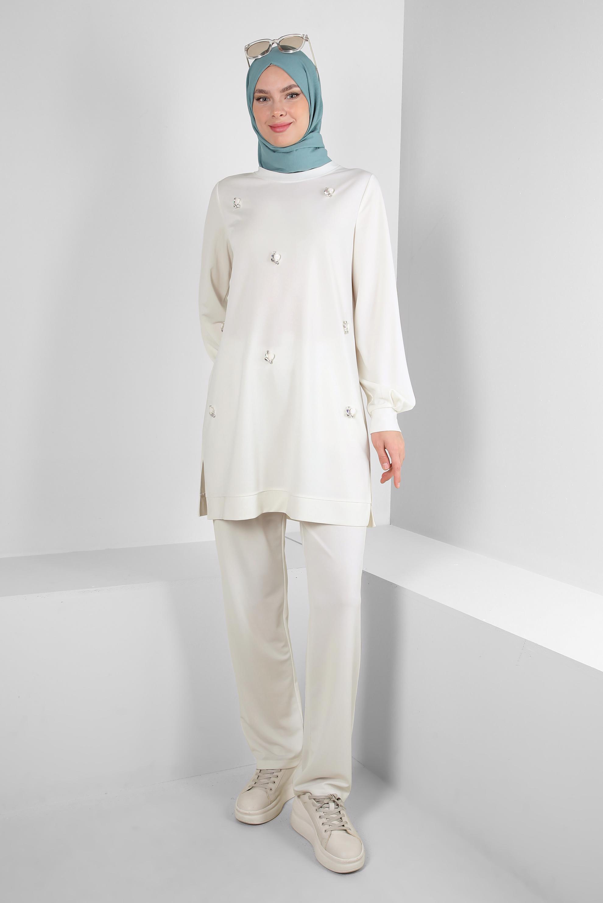 Tesettür giyim BEYAZ TAŞ BASKILI BİSİKLET YAKA PANTOLONLU EŞOFMAN TAKIM 43725