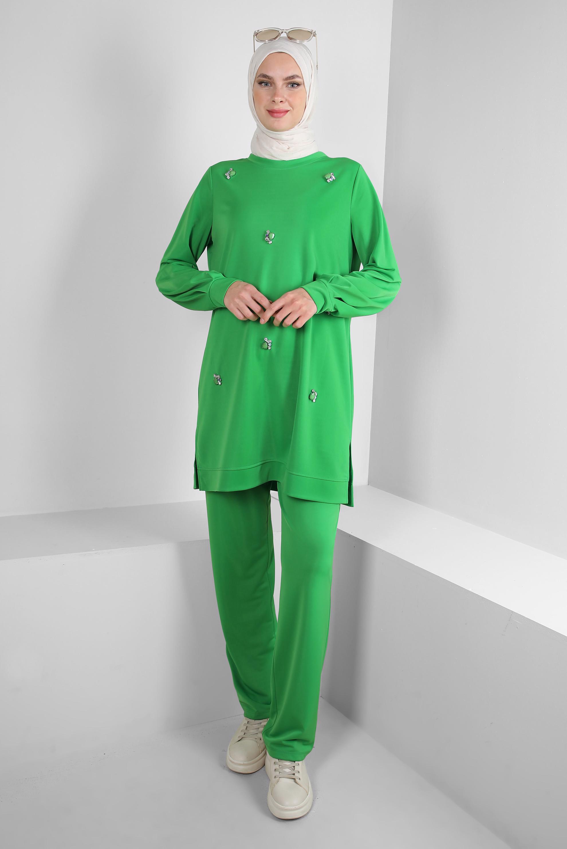Tesettür giyim YEŞİL TAŞ BASKILI BİSİKLET YAKA PANTOLONLU EŞOFMAN TAKIM 43725