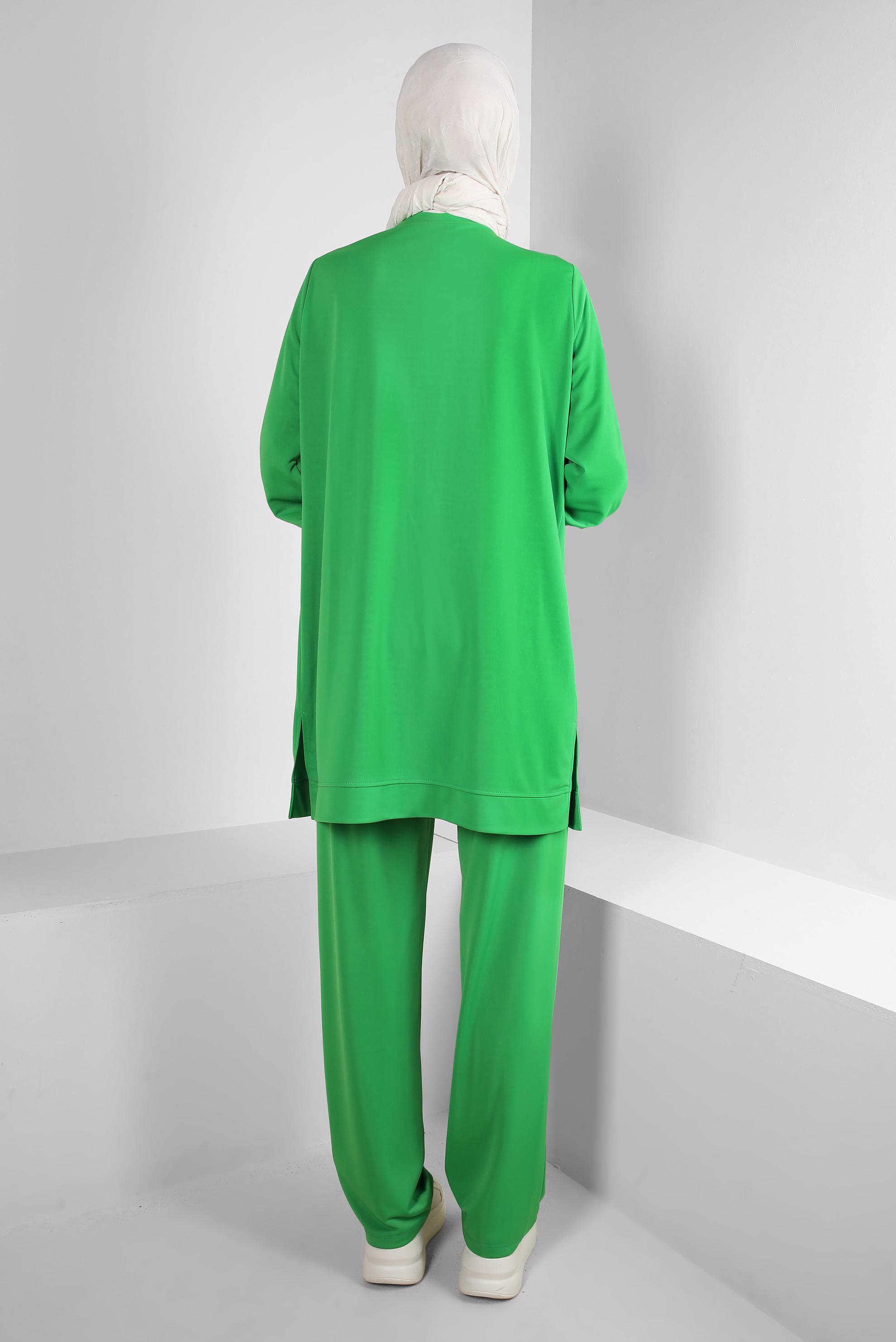 Tesettür giyim YEŞİL TAŞ BASKILI BİSİKLET YAKA PANTOLONLU EŞOFMAN TAKIM 43725