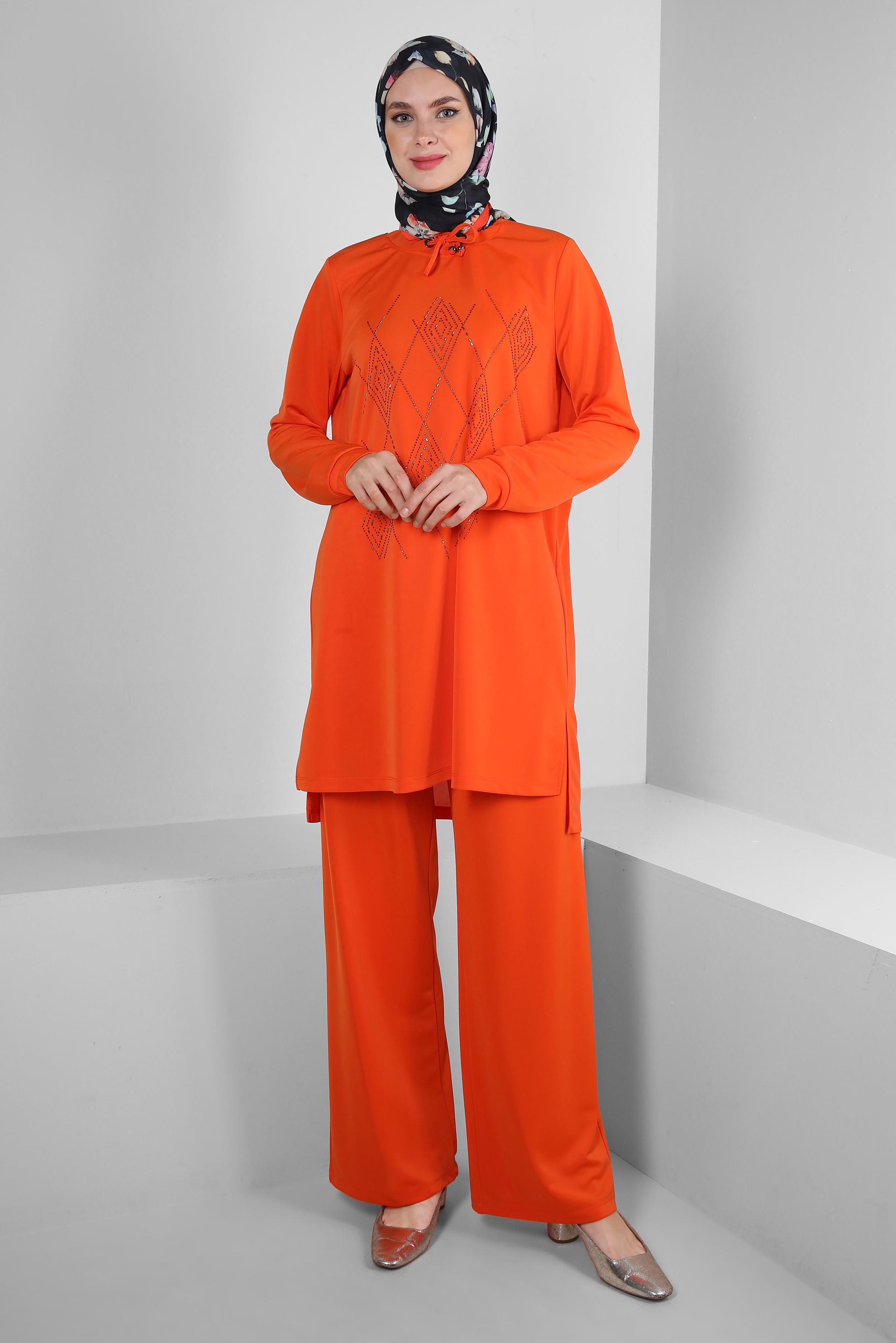 Tesettür giyim TURUNCU TAŞ BASKI DETAYLI PANTOLONLU EŞOFMAN TAKIM 43726