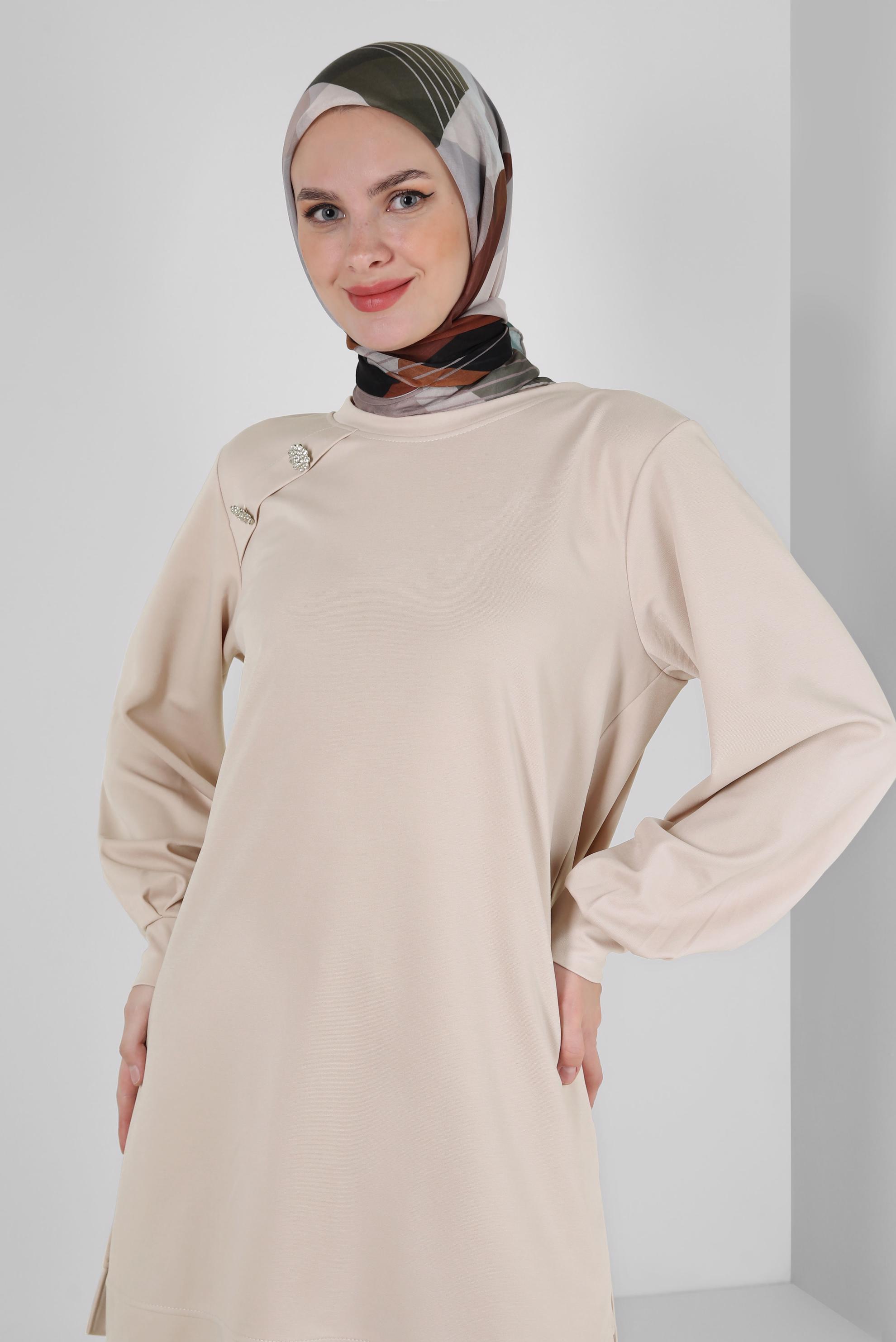 Tesettür giyim BEJ TAŞ DETAYLI DÜĞMELİ İKİLİ PANTOLONLU TAKIM 43727