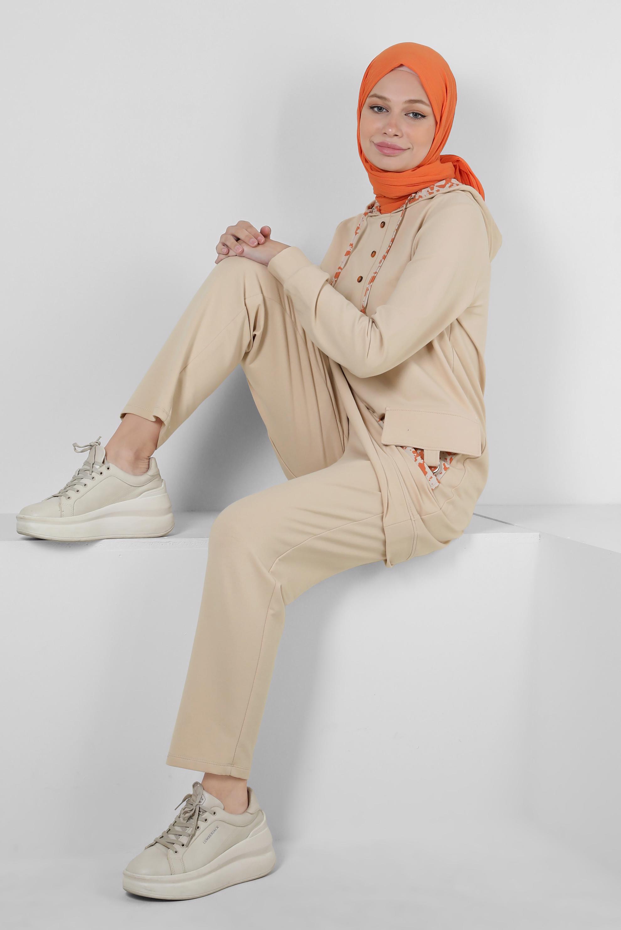 Tesettür giyim BEJ KAPÜŞONLU PANTOLONLU EŞOFMAN TAKIMI 43728