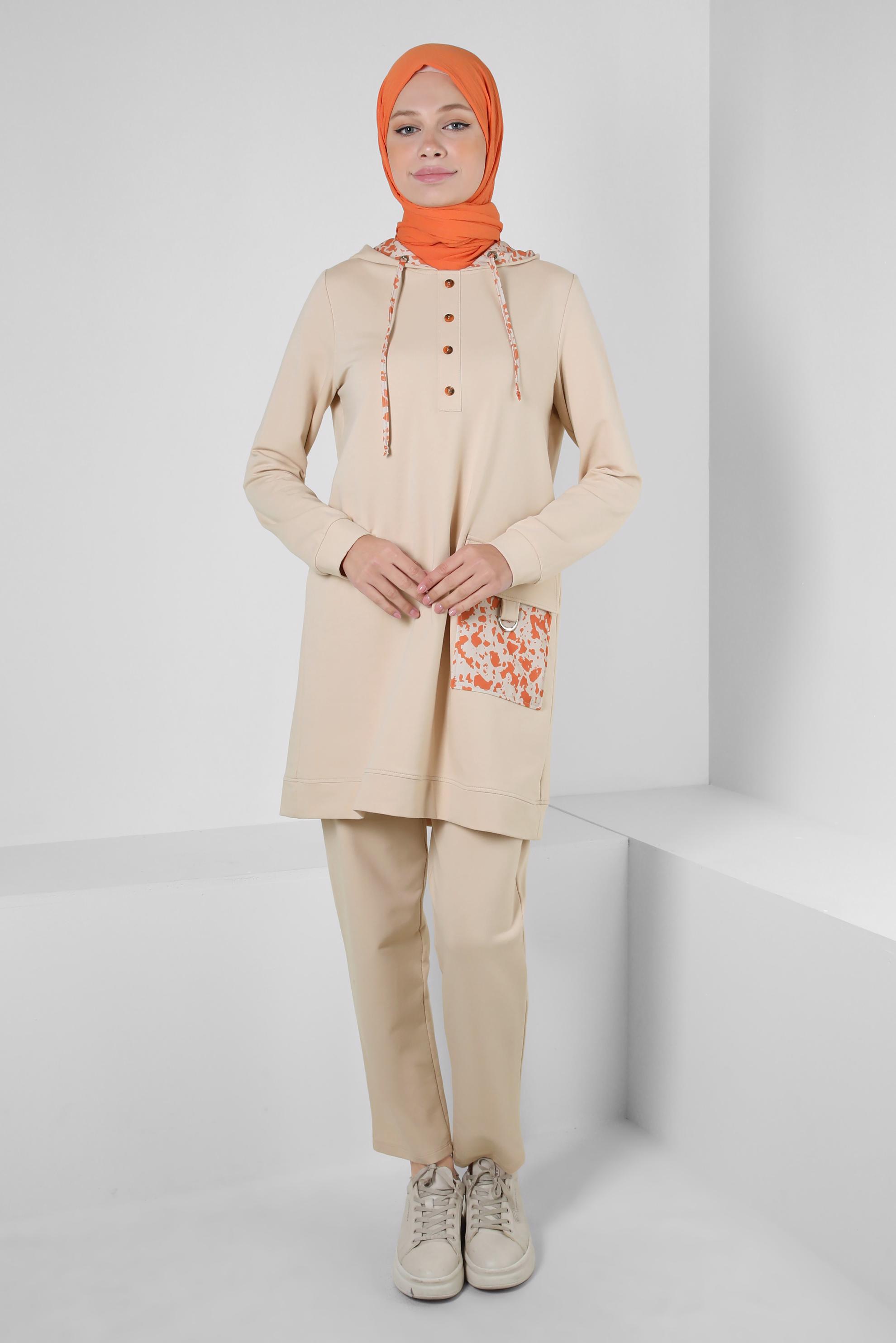 Tesettür giyim BEJ KAPÜŞONLU PANTOLONLU EŞOFMAN TAKIMI 43728