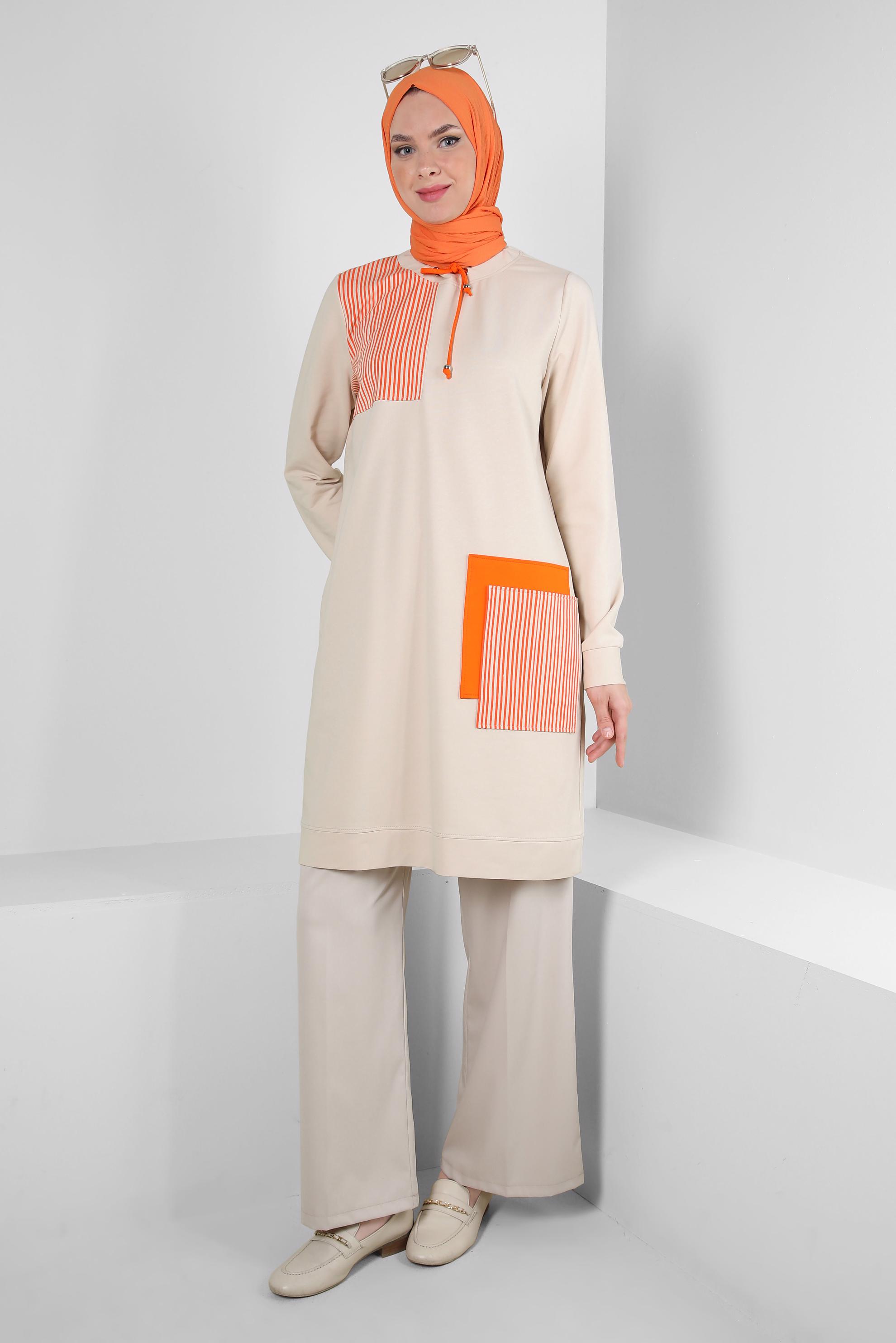 Tesettür giyim BEJ ÇİZGİ DETAYLI YAKASI BÜZGÜLÜ EŞOFMAN TUNİK 43785