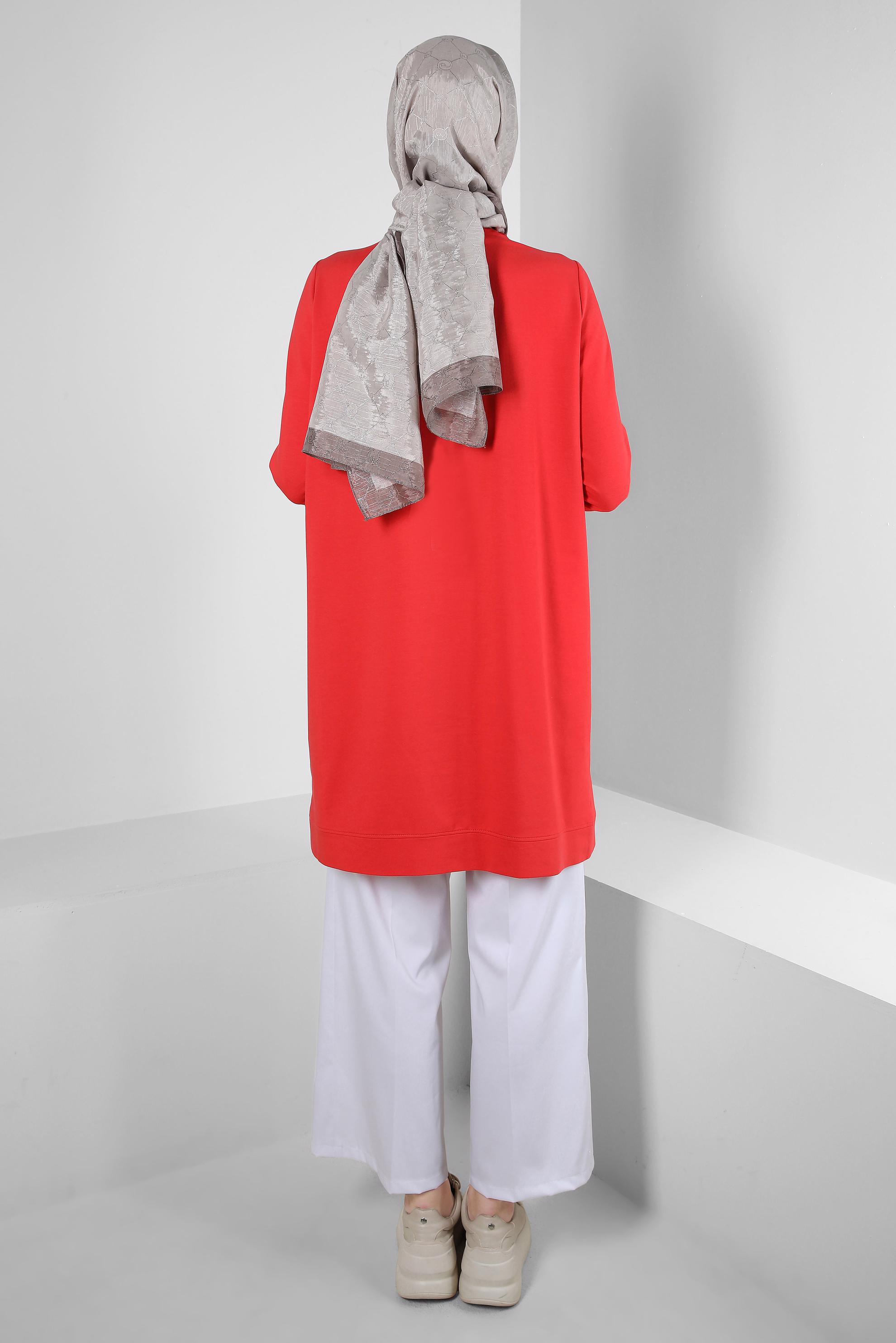 Tesettür giyim KIRMIZI ÇİZGİ DETAYLI YAKASI BÜZGÜLÜ EŞOFMAN TUNİK 43785