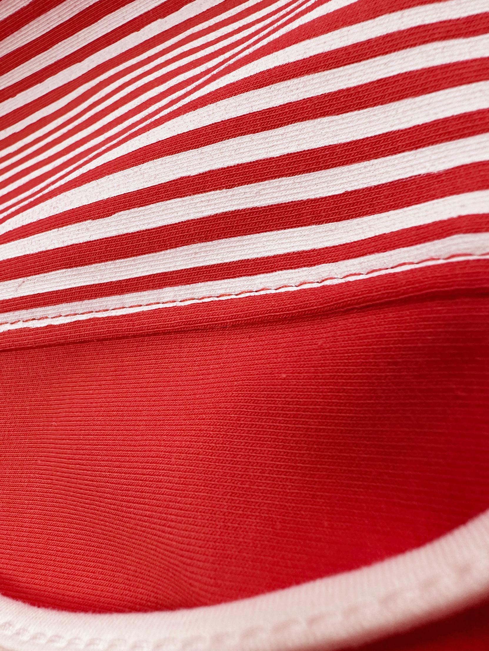 Tesettür giyim KIRMIZI ÇİZGİ DETAYLI YAKASI BÜZGÜLÜ EŞOFMAN TUNİK 43785