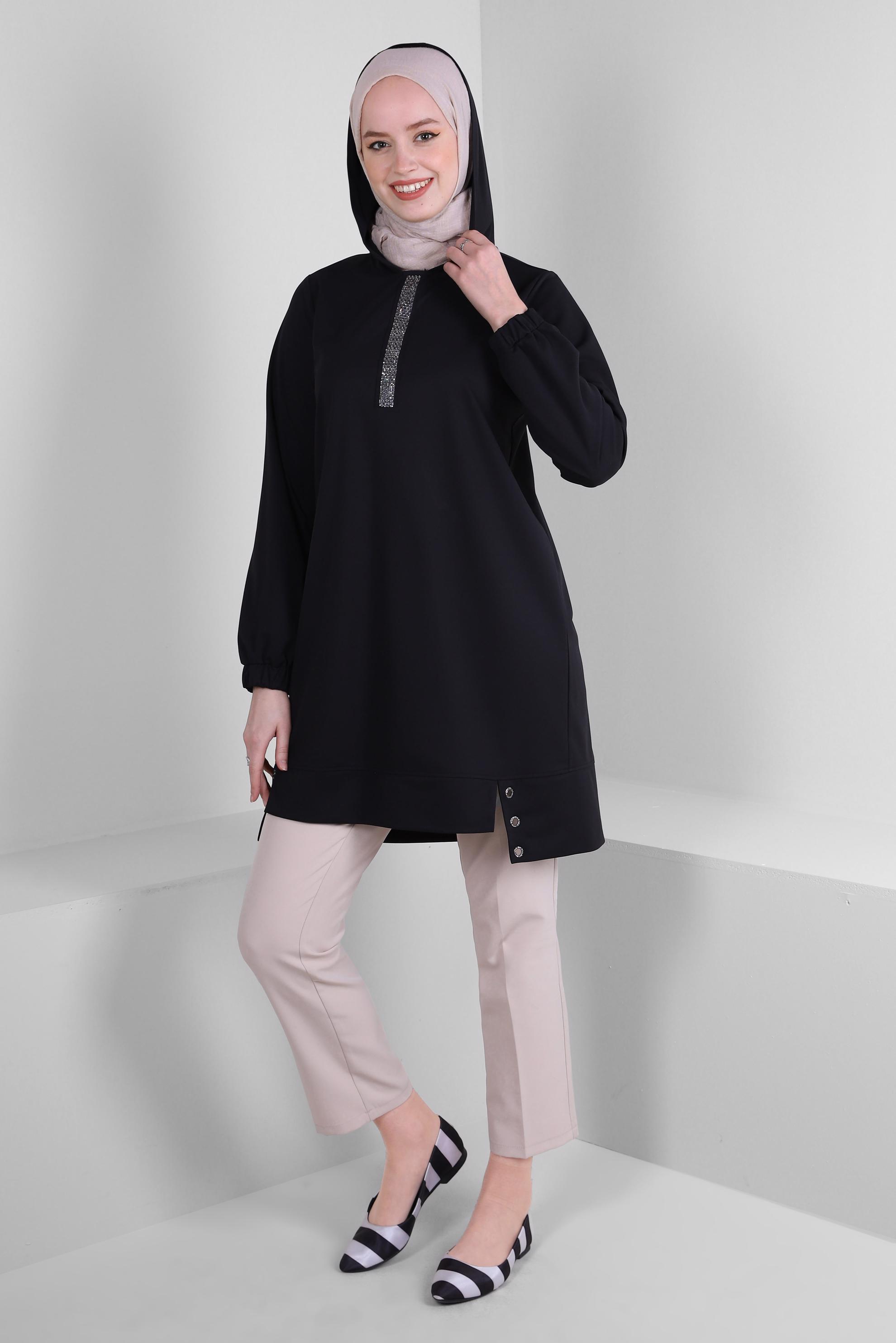 Tesettür giyim SİYAH KAPÜŞONLU TAŞ BASKILI EŞOFMAN TUNİK 43786