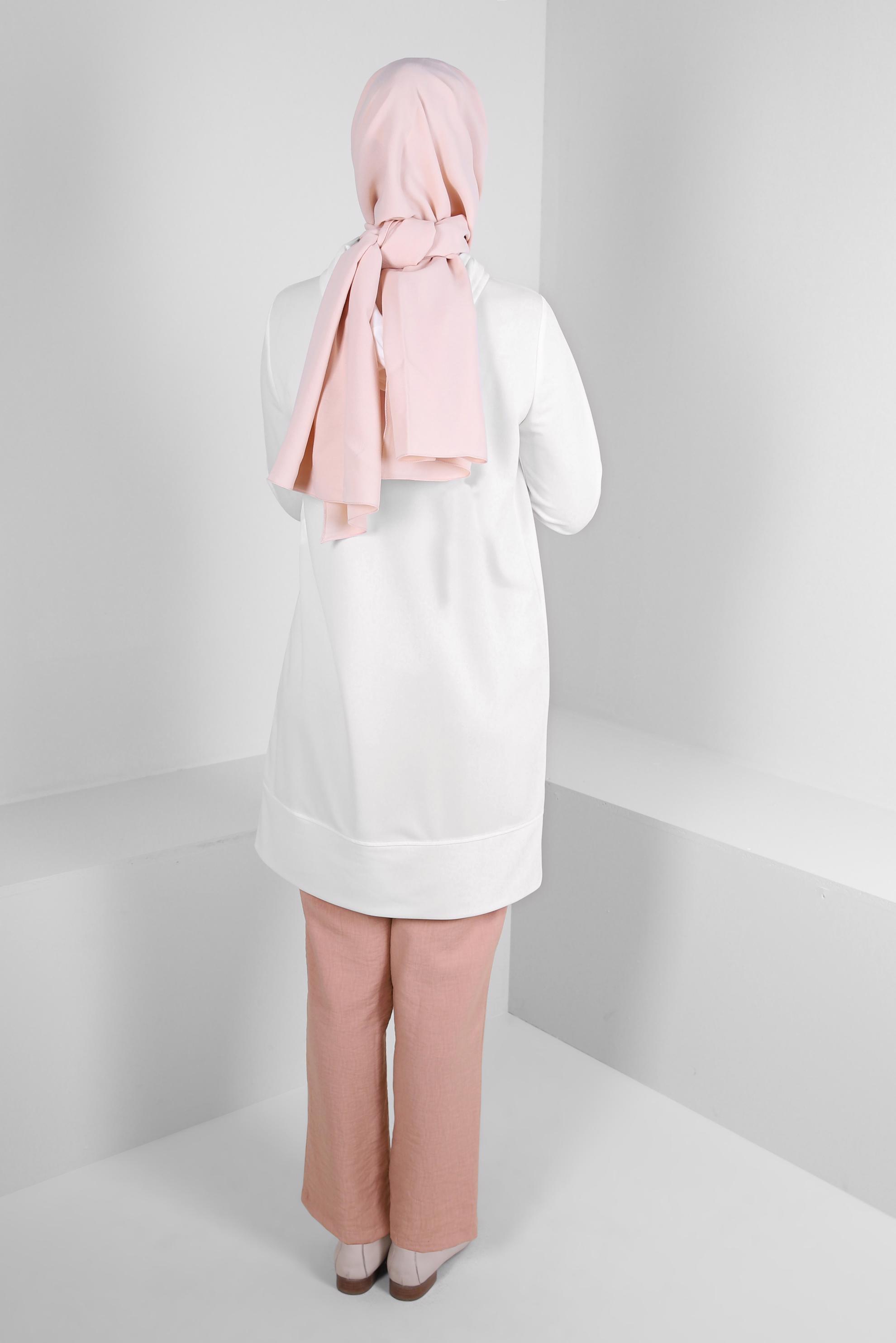 Tesettür giyim BEYAZ KAPÜŞONLU TAŞ BASKILI EŞOFMAN TUNİK 43786