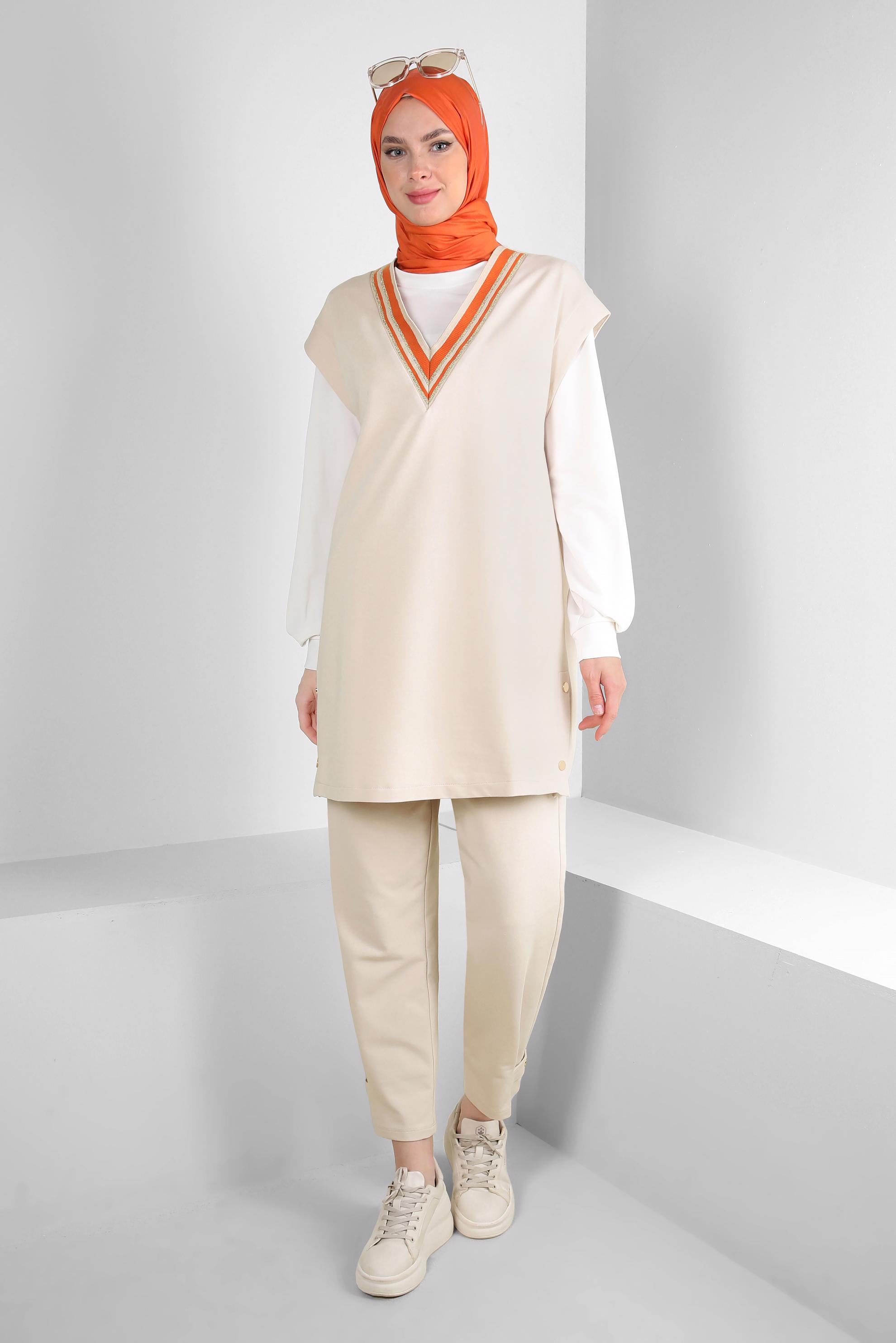 Hijab clothing BEIGE STRIPED TRACKSUIT SET WITH SWEATER 43805