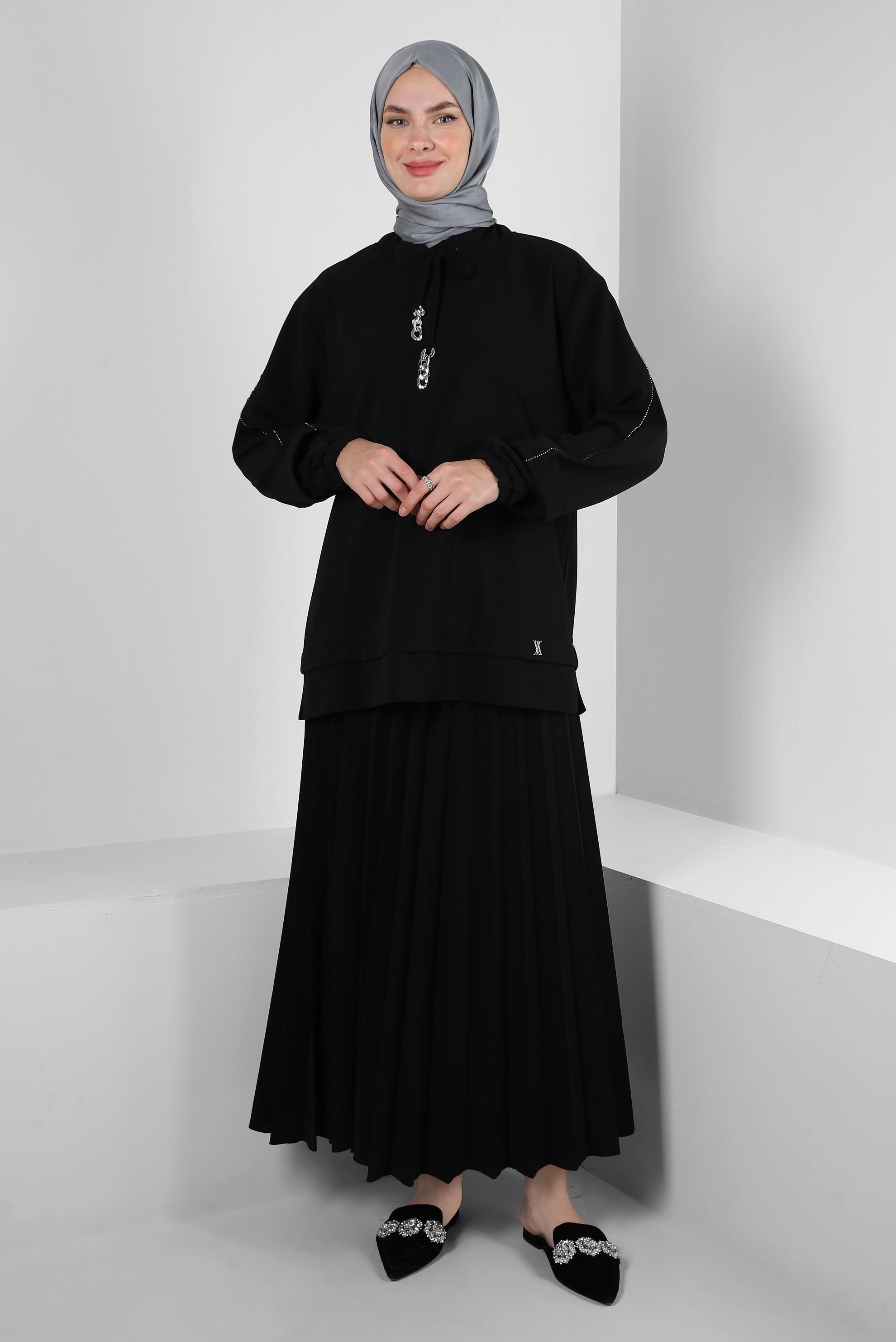 Tesettür giyim SİYAH YAKASI BAĞCIKLI PİLİSELİ ETEKLİ EŞOFMAN TAKIM 43849