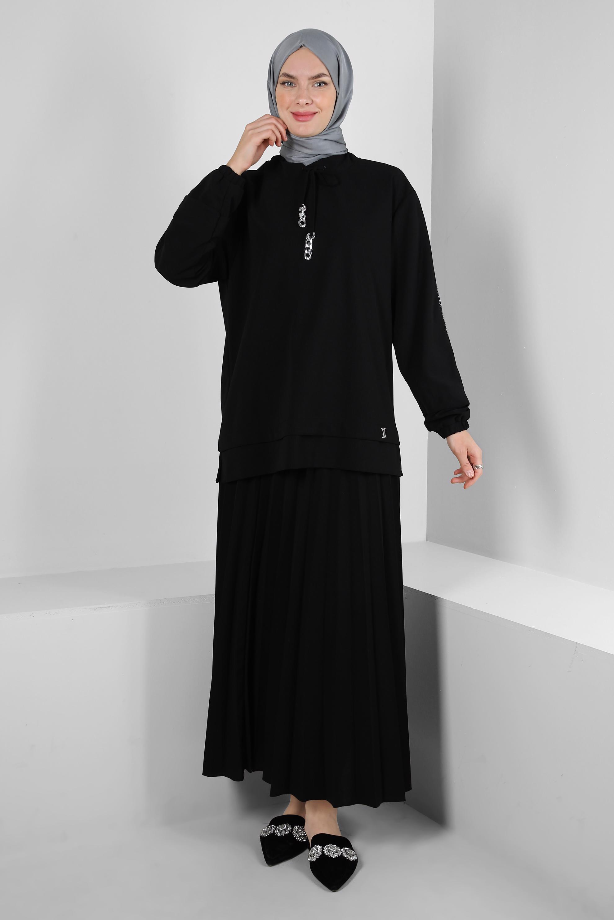 Tesettür giyim SİYAH YAKASI BAĞCIKLI PİLİSELİ ETEKLİ EŞOFMAN TAKIM 43849