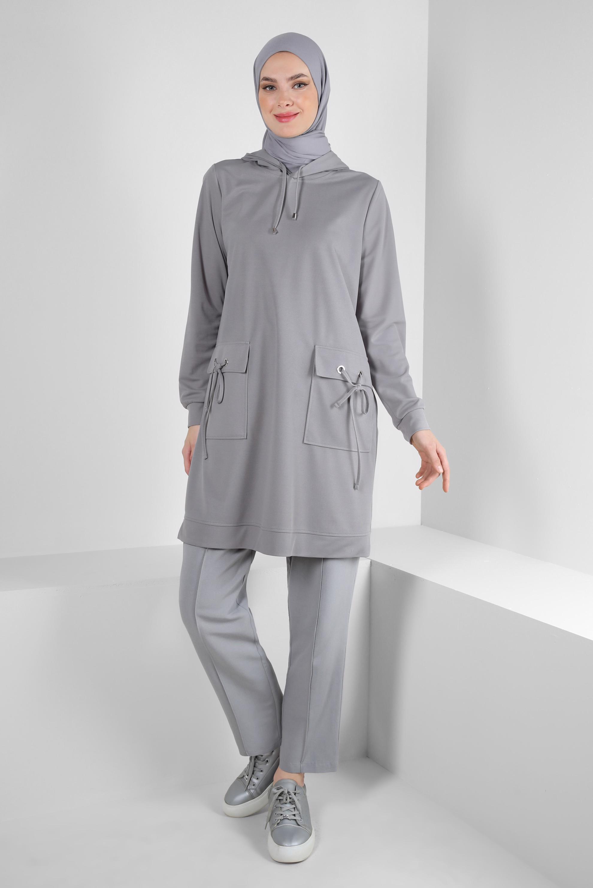 Tesettür giyim GRİ KAPÜŞONLU CEP DETAYLI EŞOFMAN TUNİK 43850