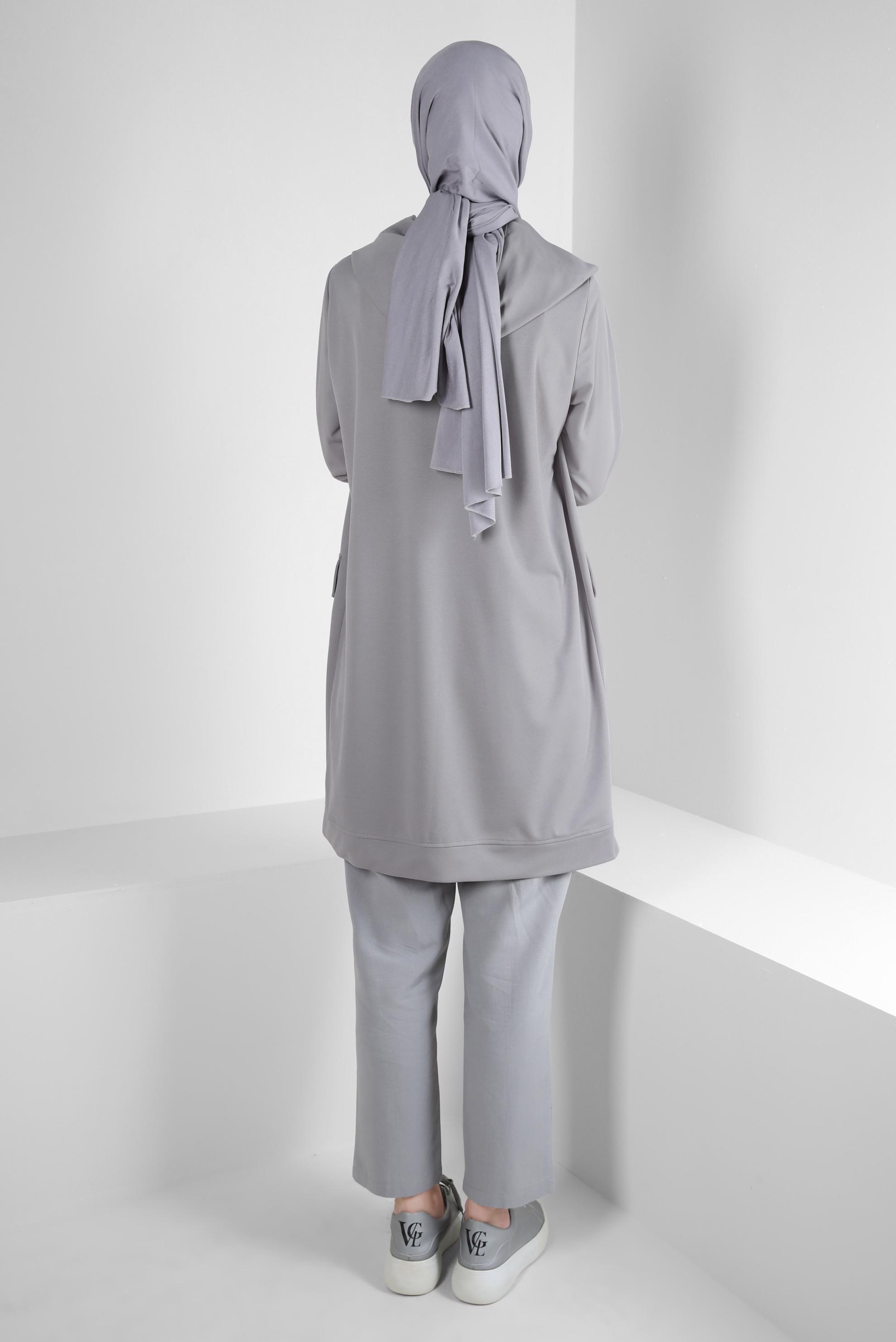Tesettür giyim GRİ KAPÜŞONLU CEP DETAYLI EŞOFMAN TUNİK 43850