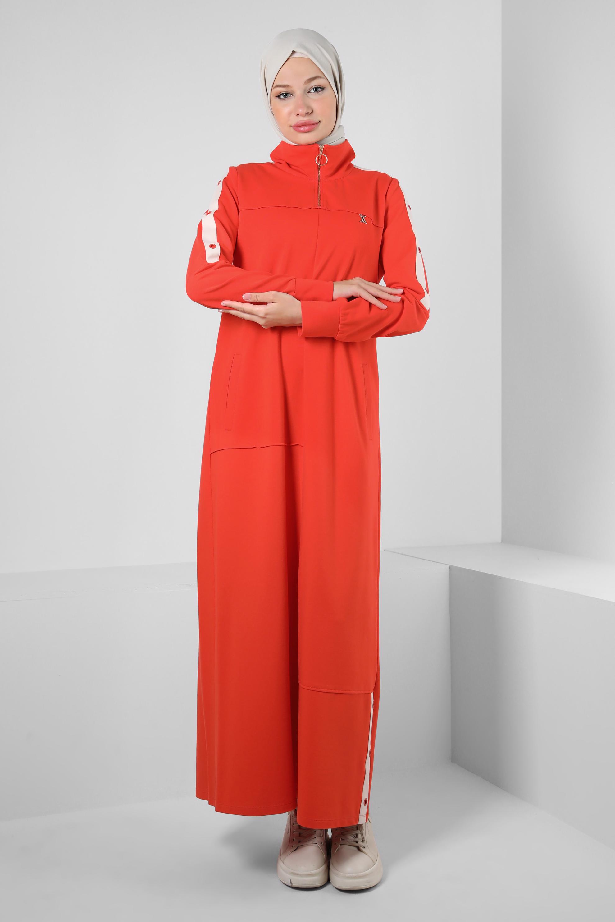 Tesettür giyim KIRMIZI FERMUARLI DİK YAKA EŞOFMAN ELBİSE 43881