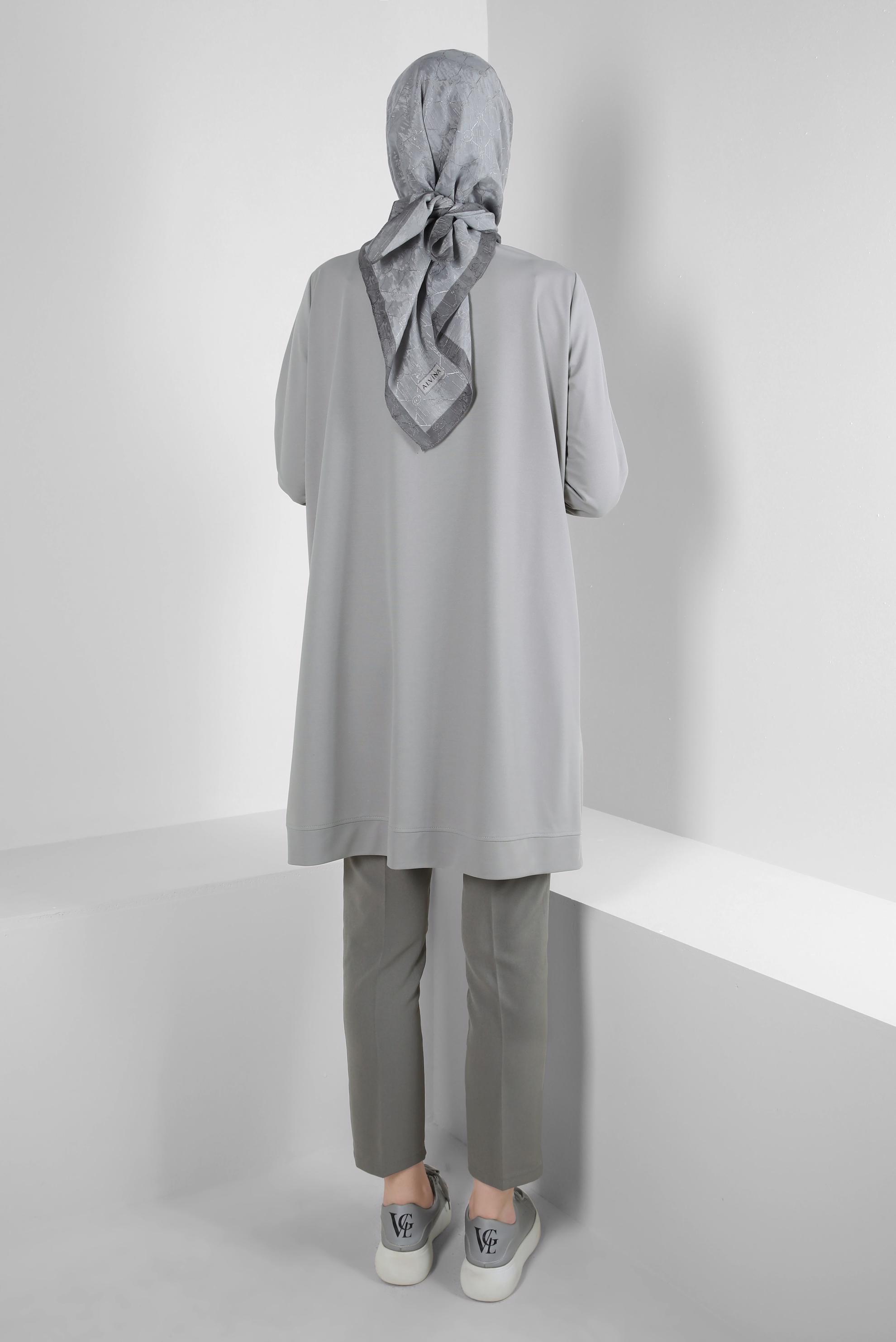 Tesettür giyim GRİ TAŞ DETAYLI BİSİKLET YAKA EŞOFMAN TUNİK 43884