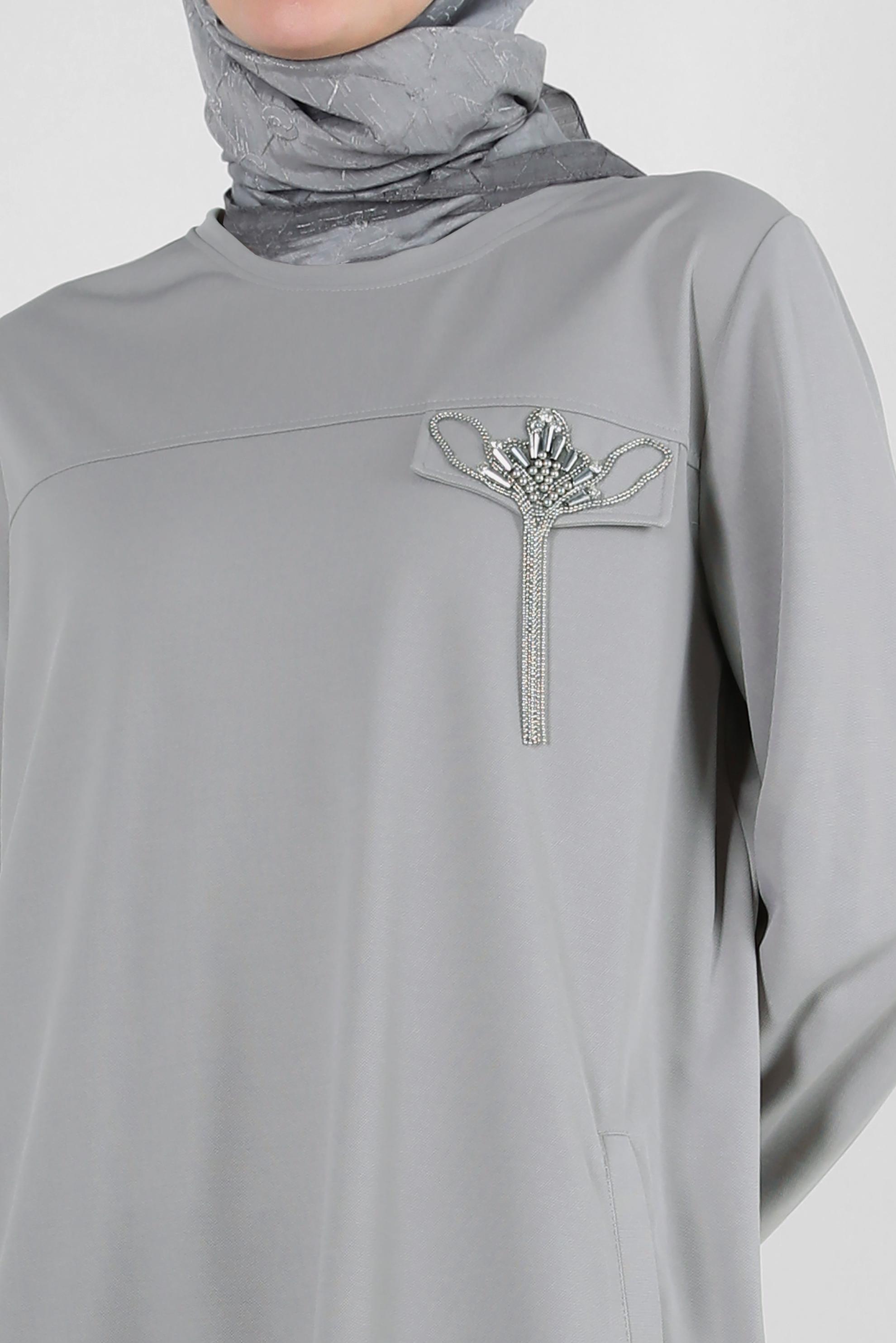 Tesettür giyim GRİ TAŞ DETAYLI BİSİKLET YAKA EŞOFMAN TUNİK 43884