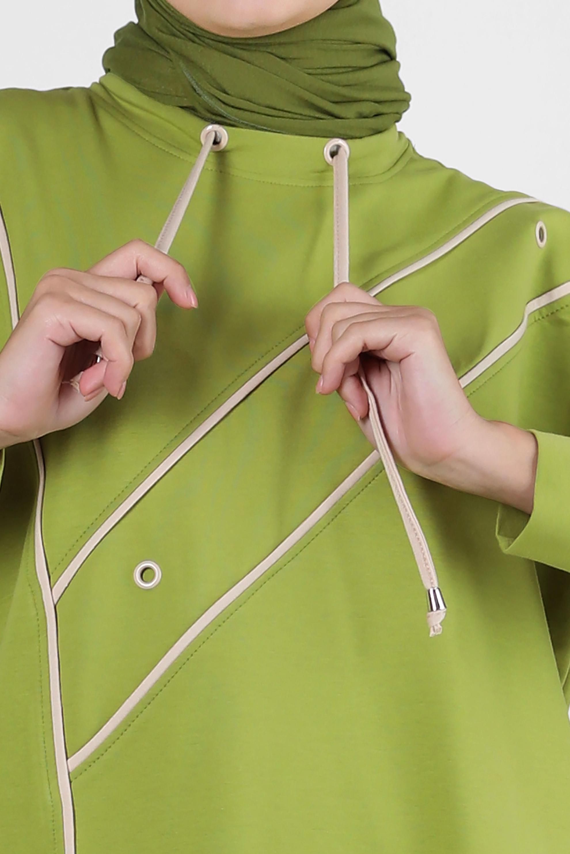 Tesettür giyim YEŞİL KUŞGÖZÜ DETAYLI YAKASI BAĞCIKLI EŞOFMAN TUNİK 43887