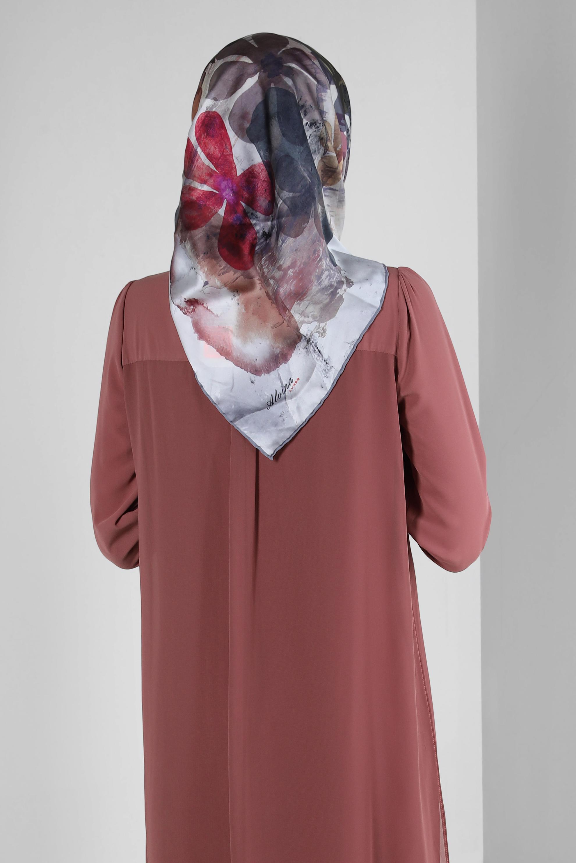 Tesettür giyim GRİ ALVİNA ÇİÇEK DESENLİ EŞARP 8227