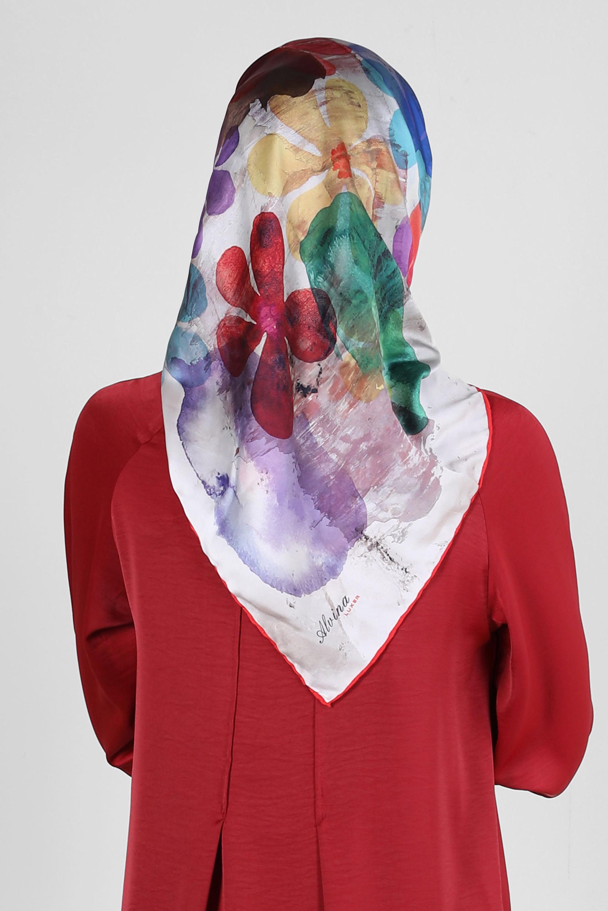 Tesettür giyim MERCAN ALVİNA ÇİÇEK DESENLİ EŞARP 8227