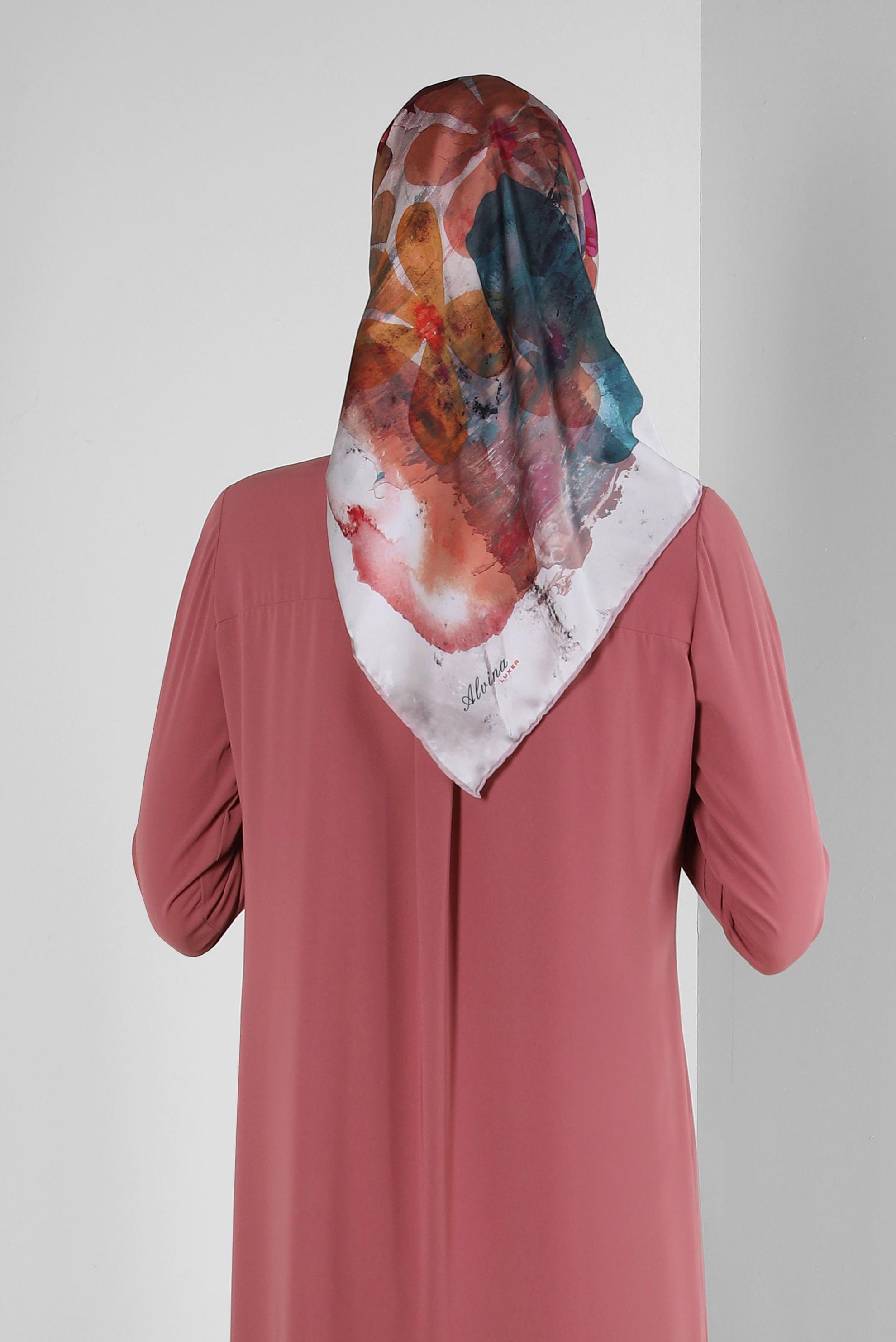 Tesettür giyim PUDRA ALVİNA ÇİÇEK DESENLİ EŞARP 8227