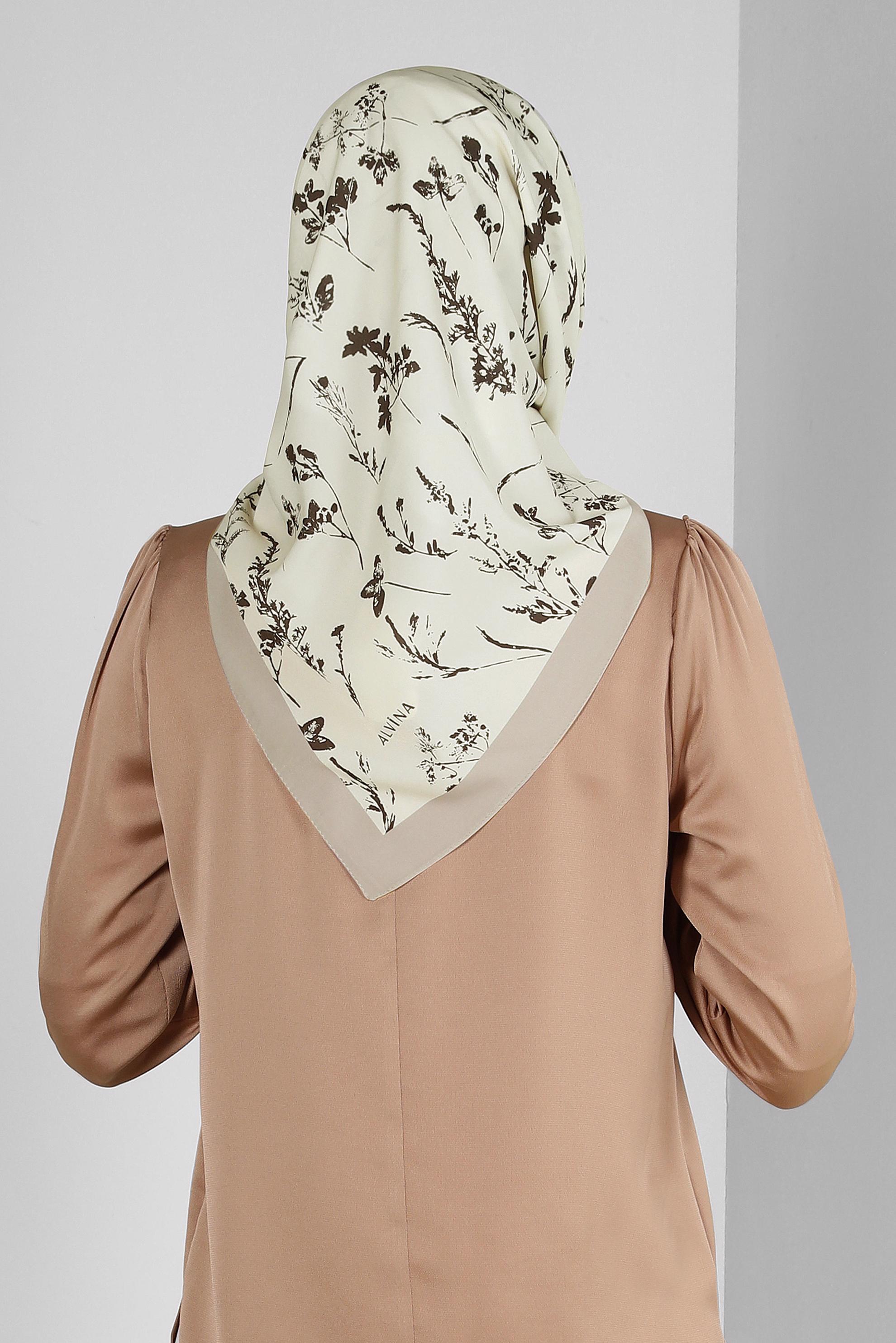 Tesettür giyim BEJ ALVİNA ÇİÇEK DESEN EŞARP 8230