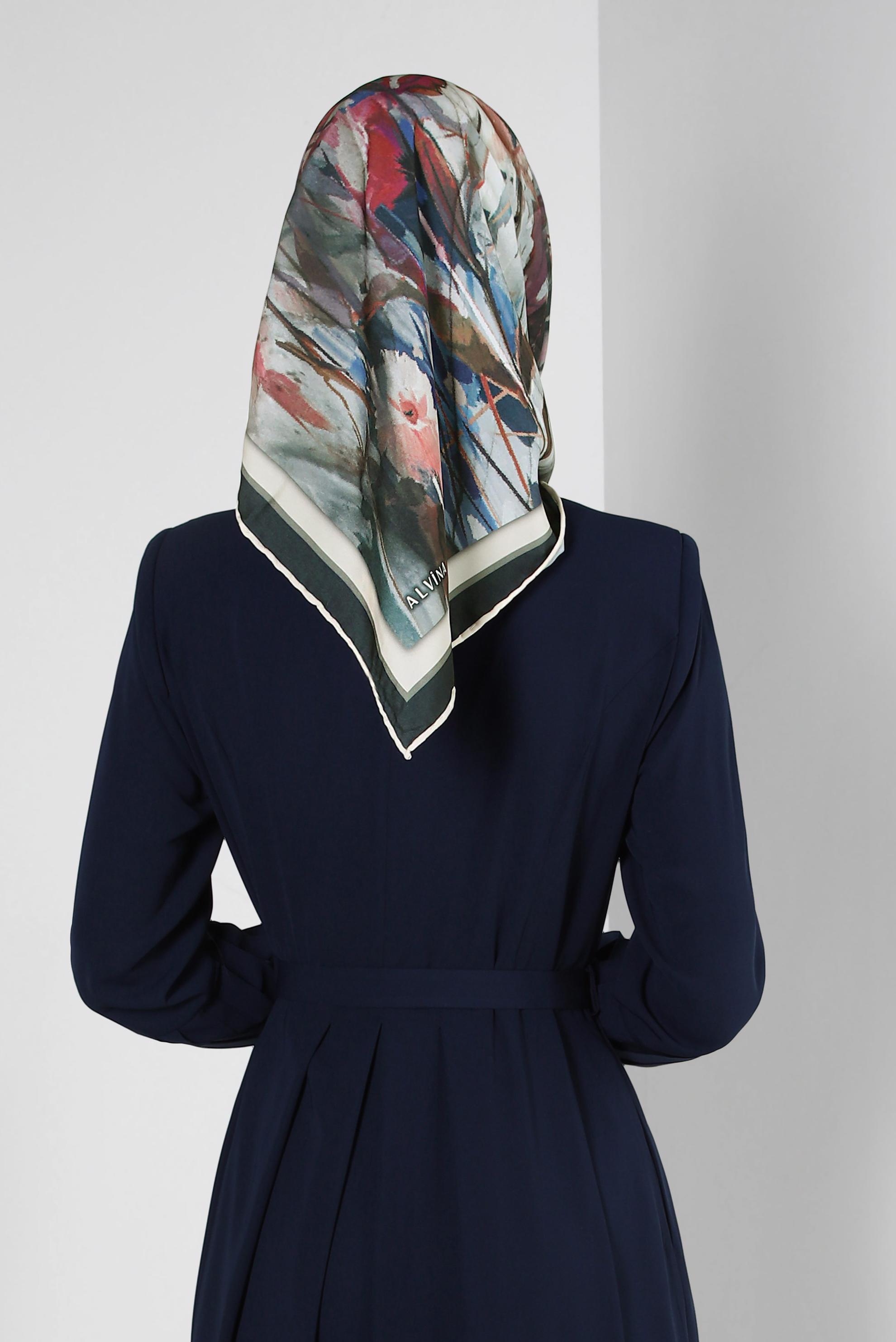 Tesettür giyim LACİVERT ALVİNA YAPRAK DESENLİ EŞARP 8231