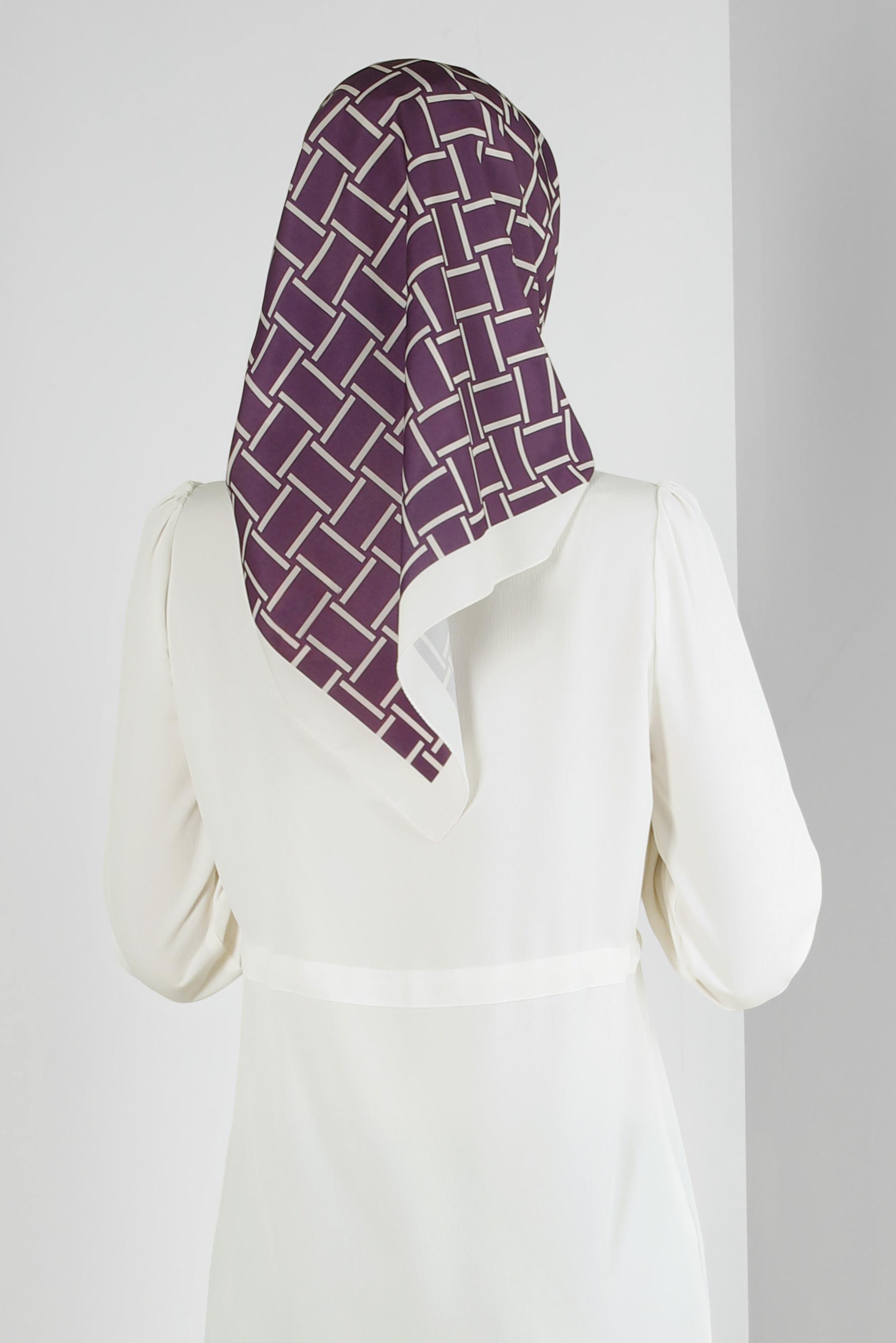 Tesettür giyim MOR ALVİNA KARE DESEN EŞARP 8232 