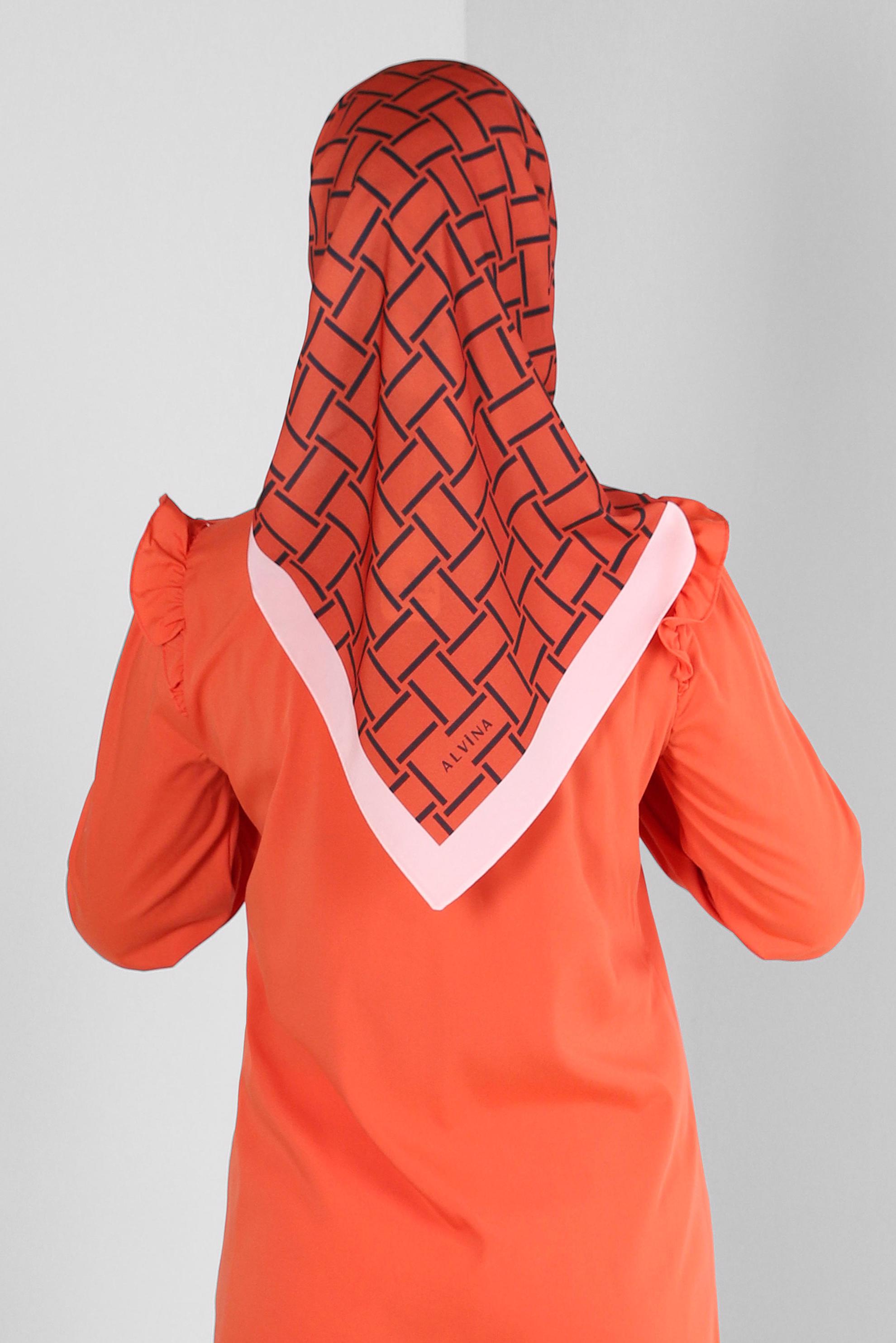 Tesettür giyim TURUNCU ALVİNA KARE DESEN EŞARP 8232 