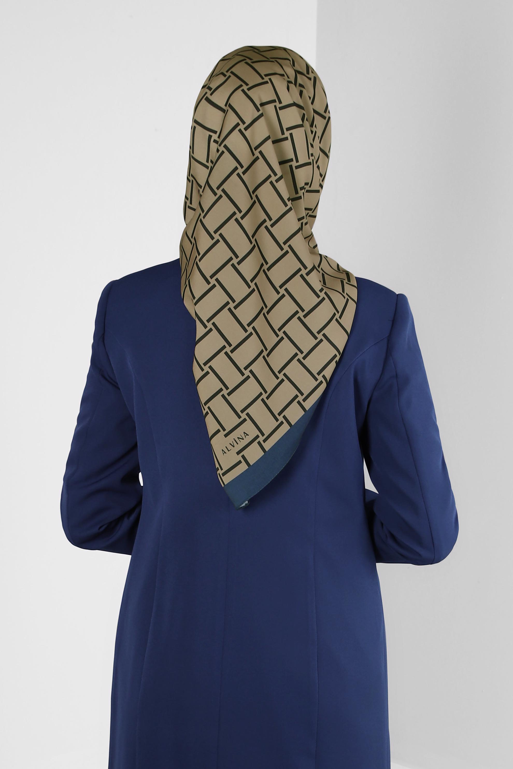 Tesettür giyim VİZON ALVİNA KARE DESEN EŞARP 8232 