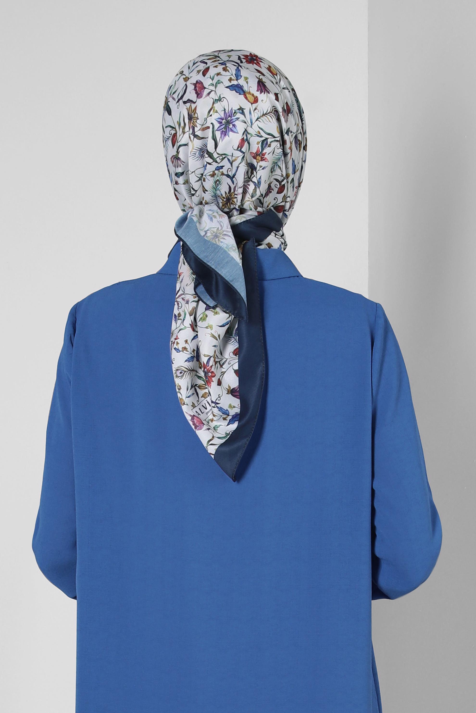 Tesettür giyim LACİVERT ALVİNA PAMUK VİNTAGE DESEN EŞARP 8238