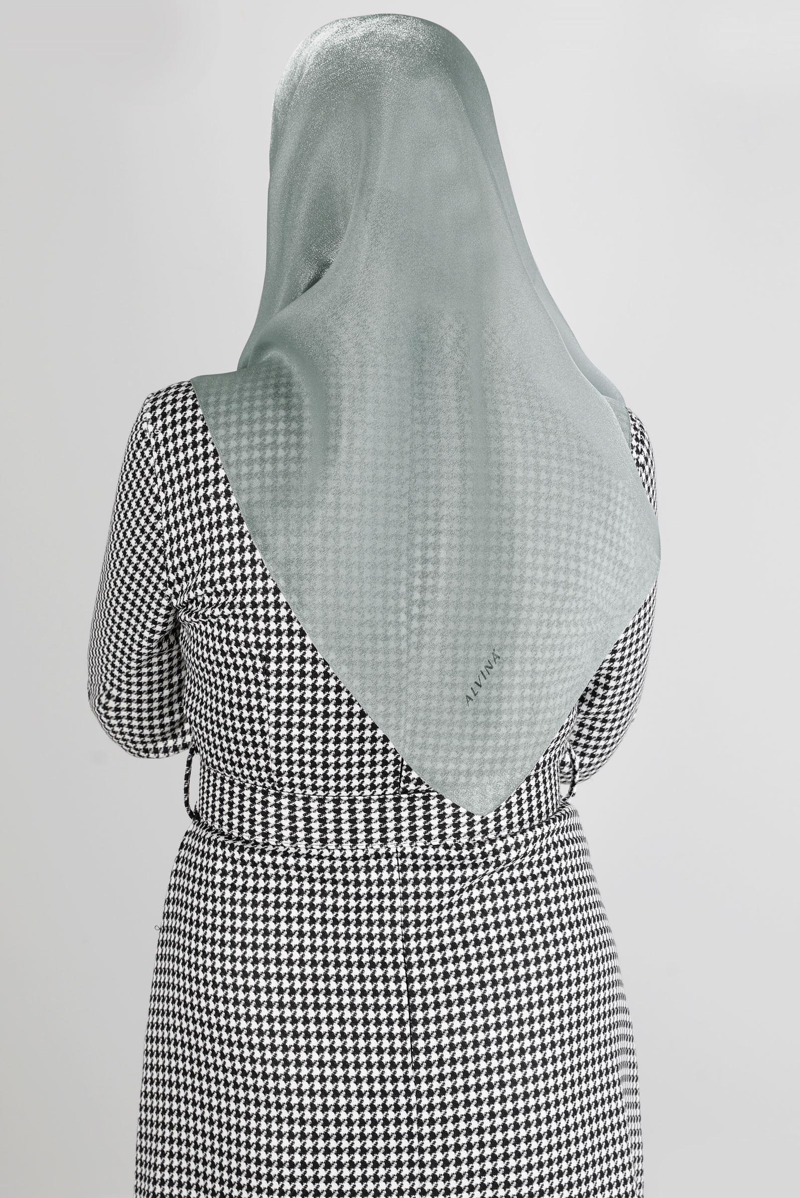 Tesettür giyim GÜMÜŞ ALVİNA DÜZ EŞARP 8239