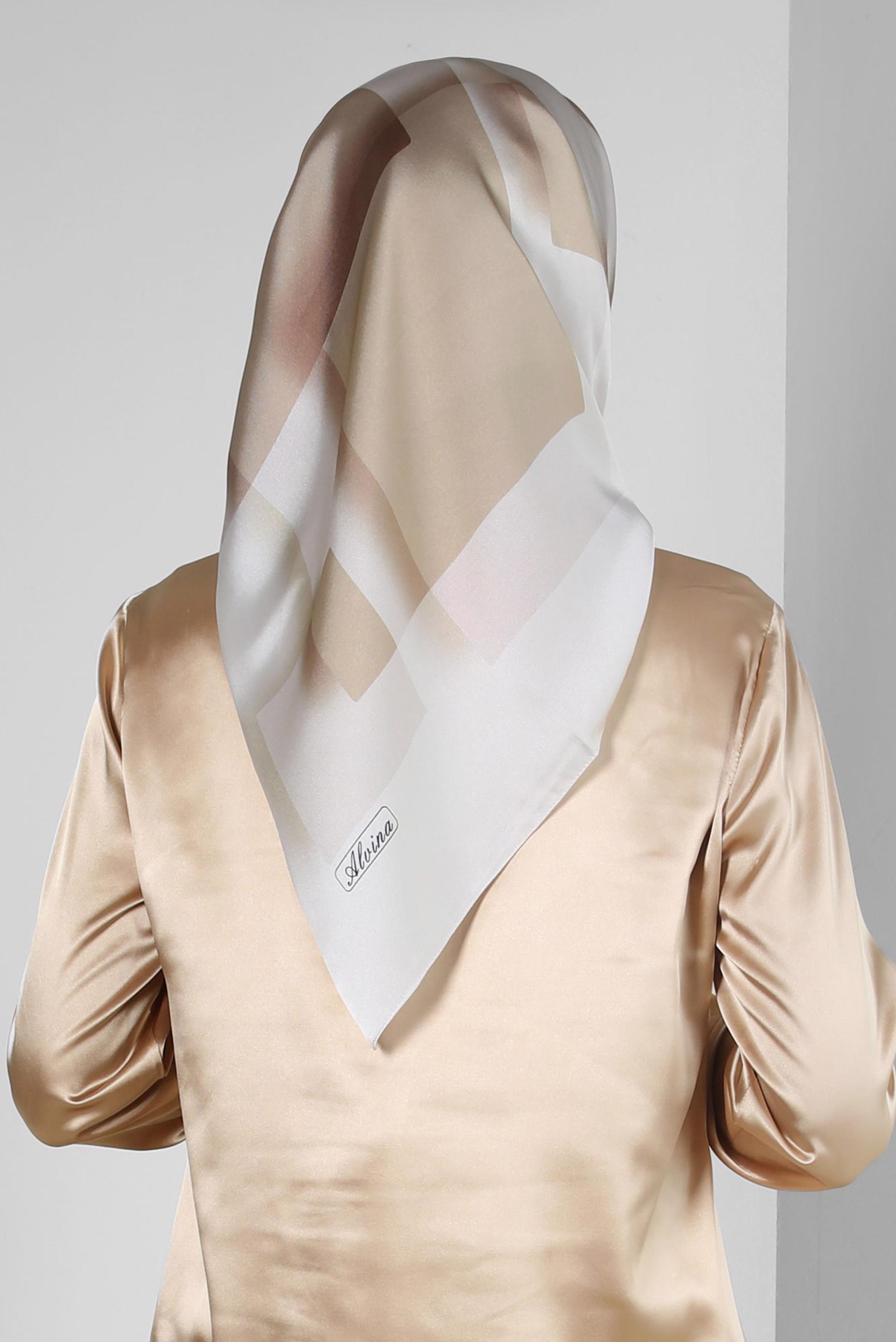 Tesettür giyim ALTIN ALVİNA GEOMETRİK DESENLİ EŞARP 8250