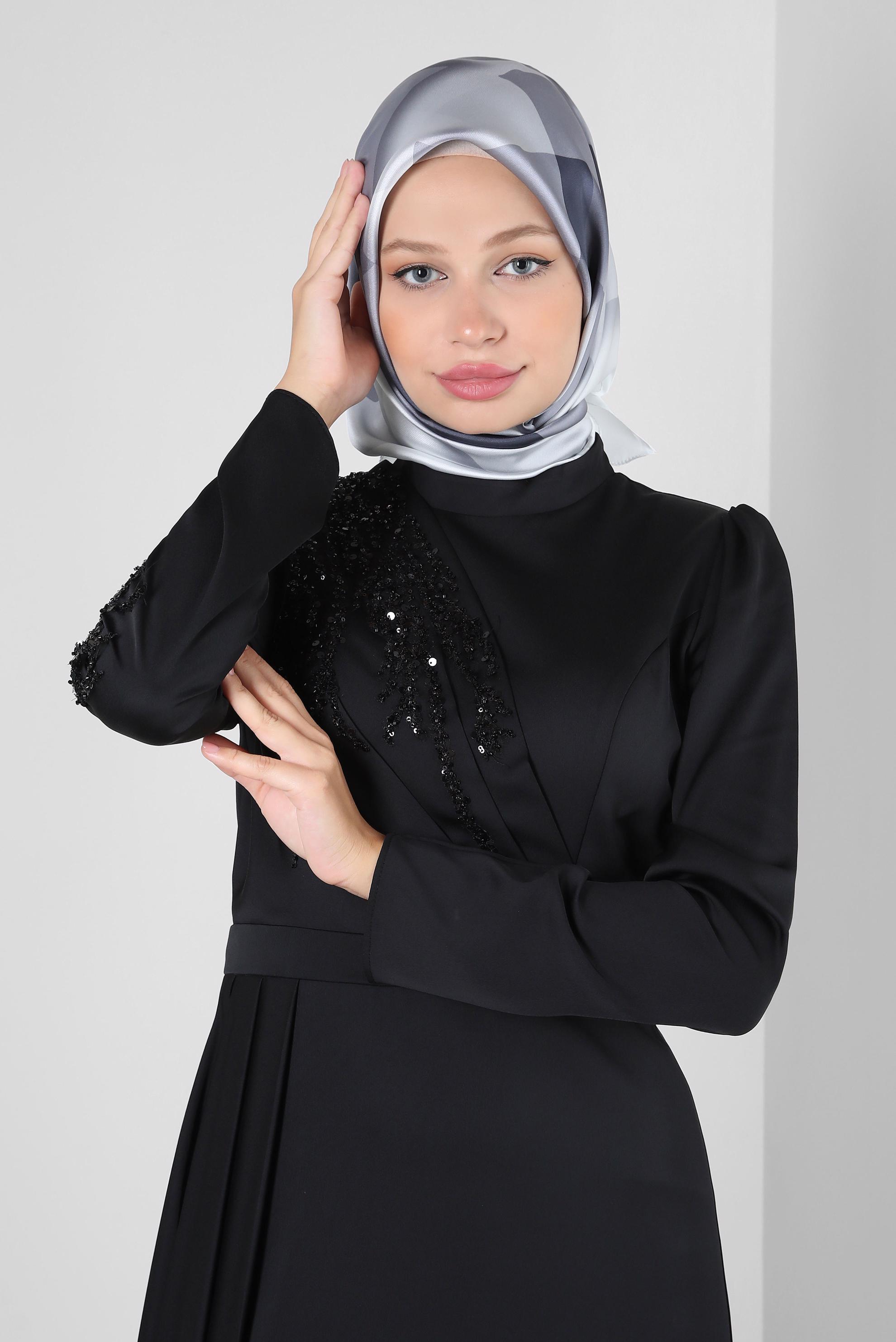 Tesettür giyim GÜMÜŞ ALVİNA GEOMETRİK DESENLİ EŞARP 8250