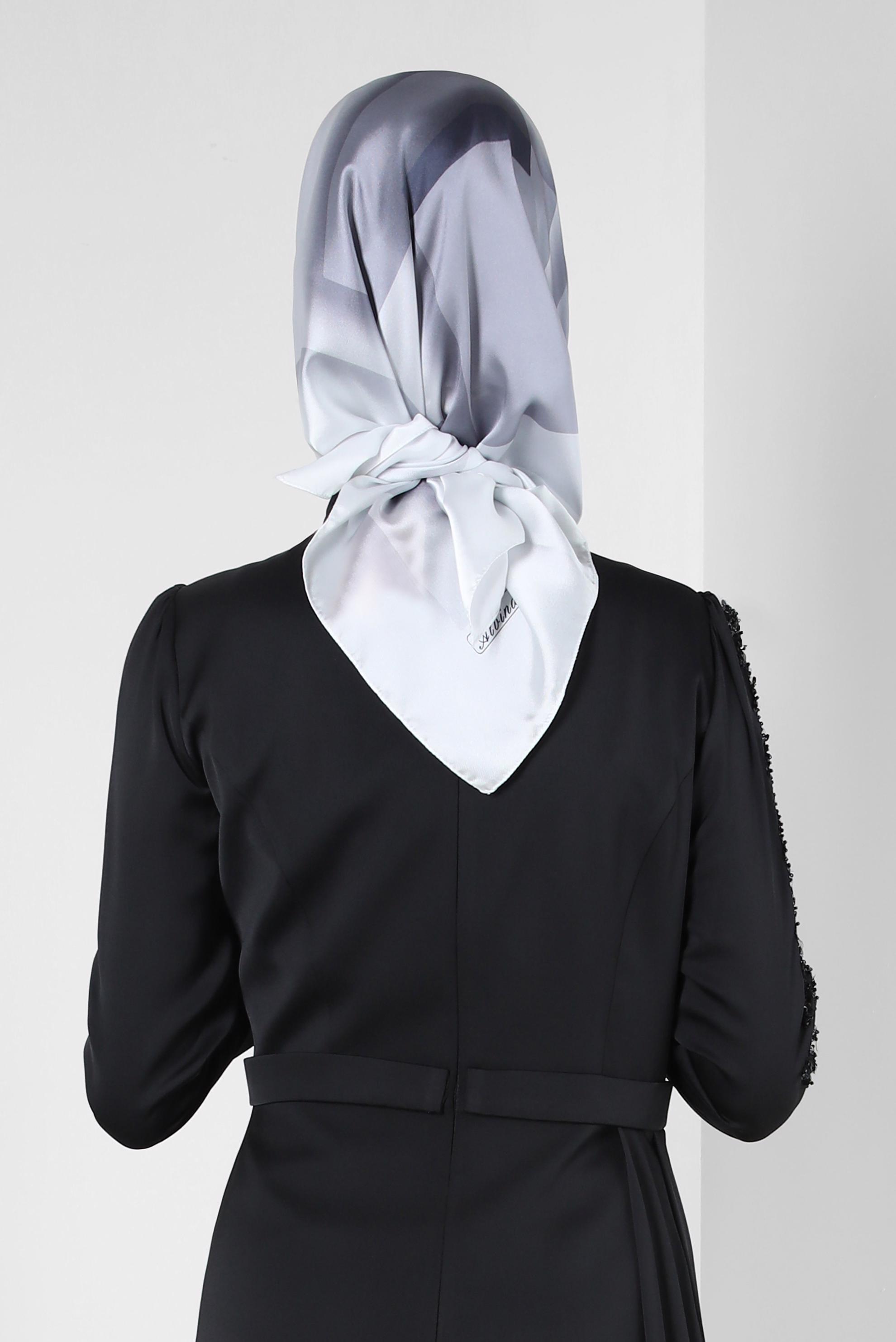 Tesettür giyim GÜMÜŞ ALVİNA GEOMETRİK DESENLİ EŞARP 8250