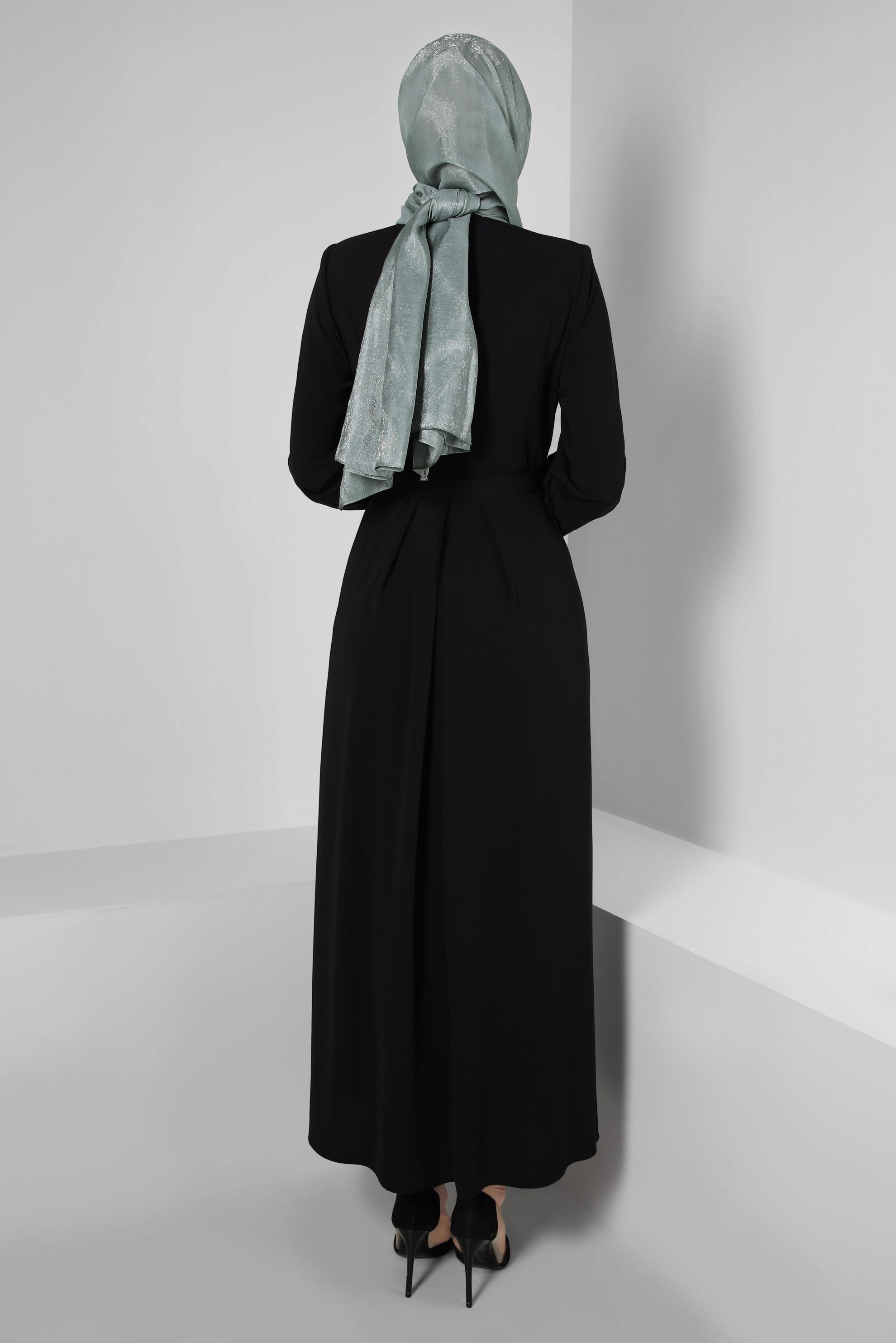 Tesettür giyim SİYAH GİZLİ DÜĞMELİ TAŞ İŞLEME DETAYLI FERACE 80051